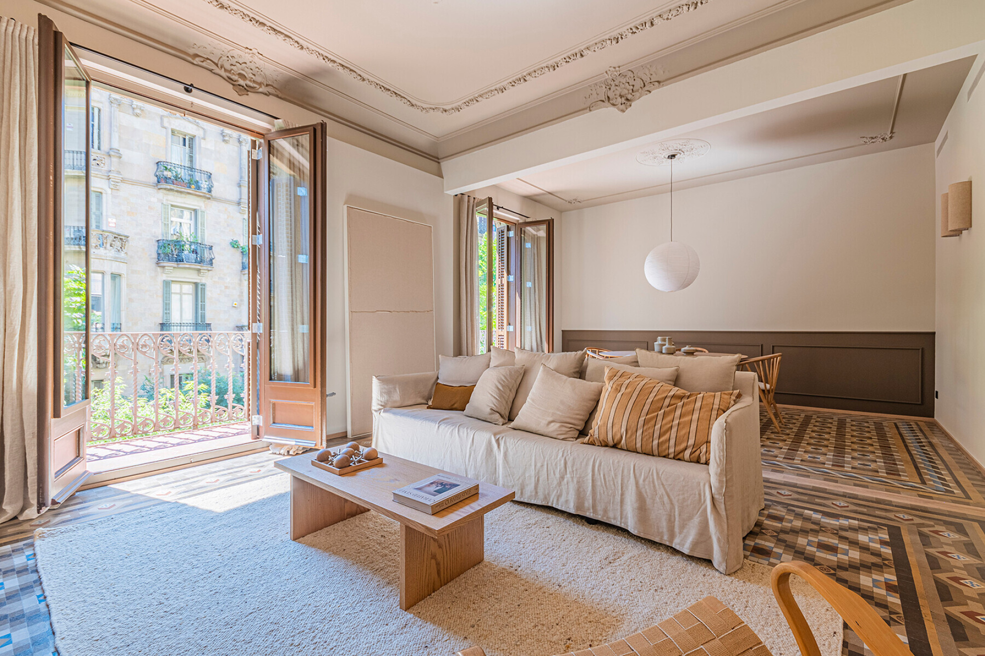  Refurbished modernist apartment in Eixample with luxury finishes - 物件實景