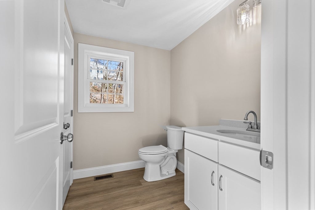 Plymouth, Massachusetts, 02360, United States, 3 Bedrooms Bedrooms, ,4 BathroomsBathrooms,Residential,For Sale,2048431