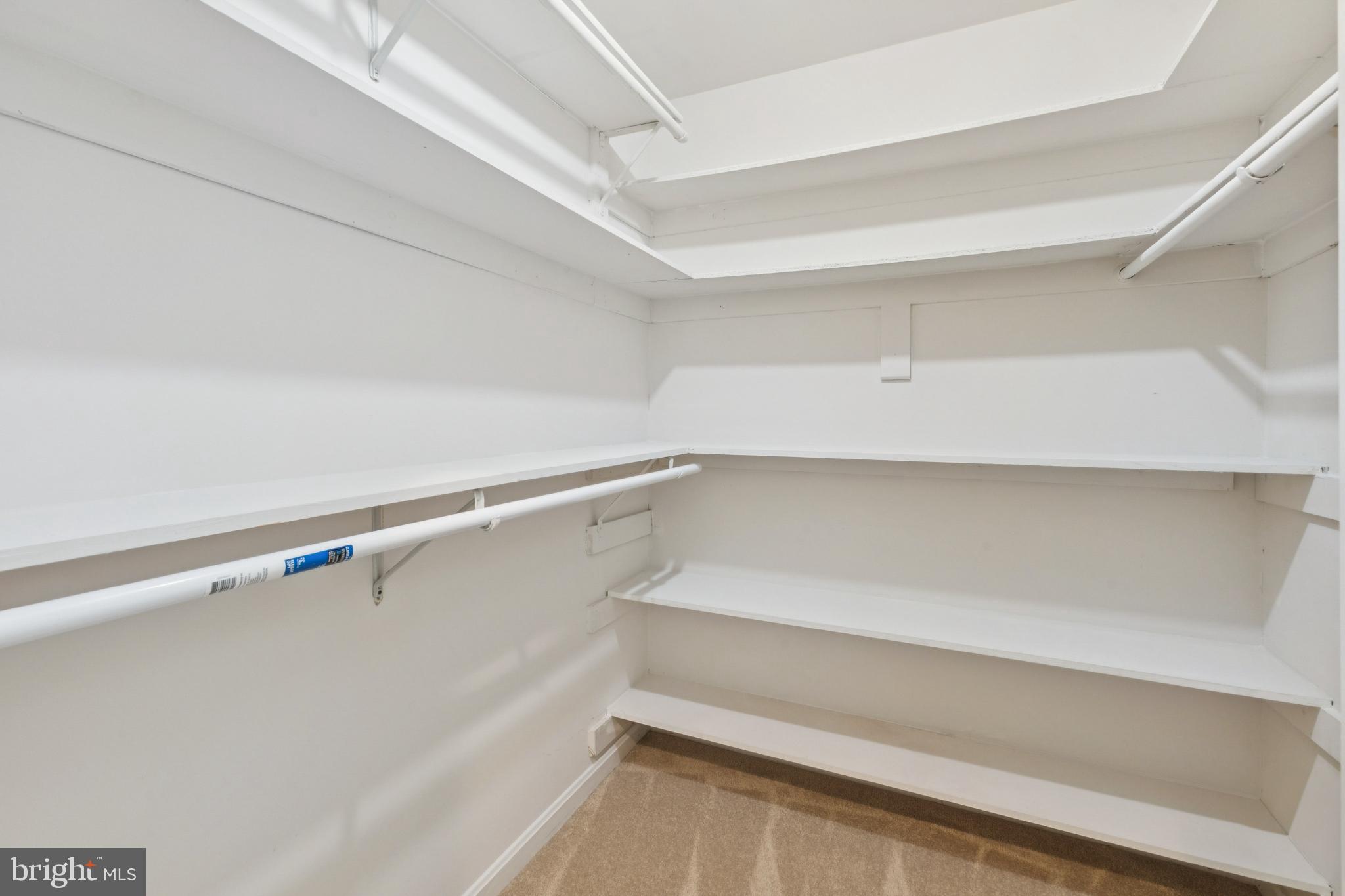 Fairfax, Virginia, 22030, United States, 4 Bedrooms Bedrooms, ,4 BathroomsBathrooms,Residential,For Sale,1978960