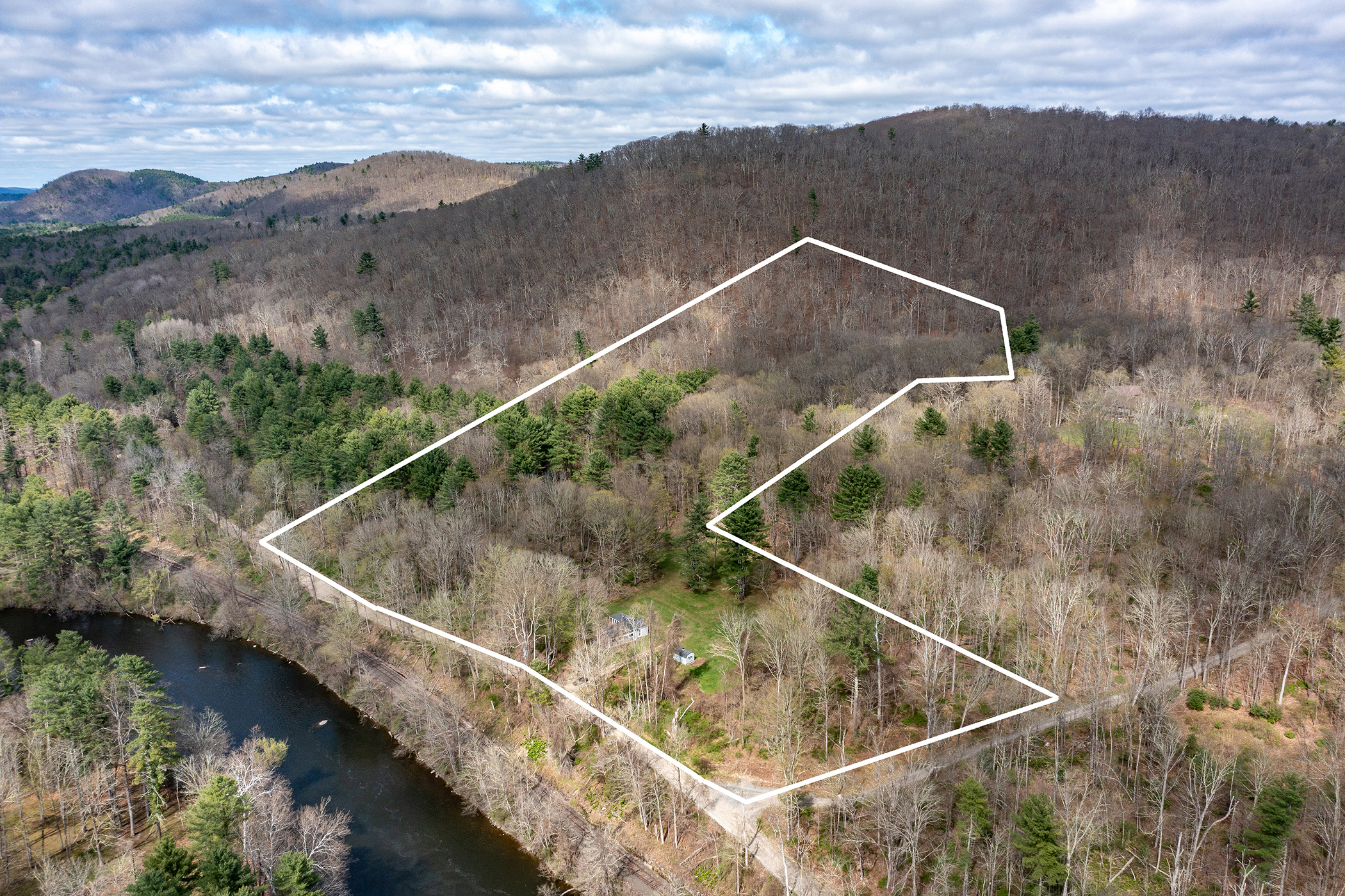  242 River Road - 物件實景