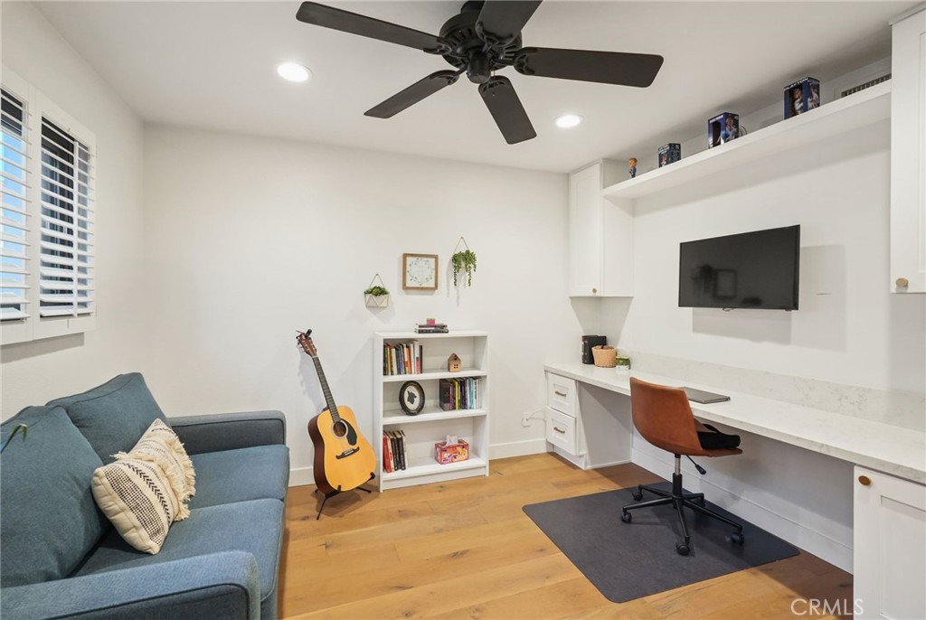 Lake Balboa, California, 91406, United States, 3 Bedrooms Bedrooms, ,3 BathroomsBathrooms,Residential,For Sale,1992024