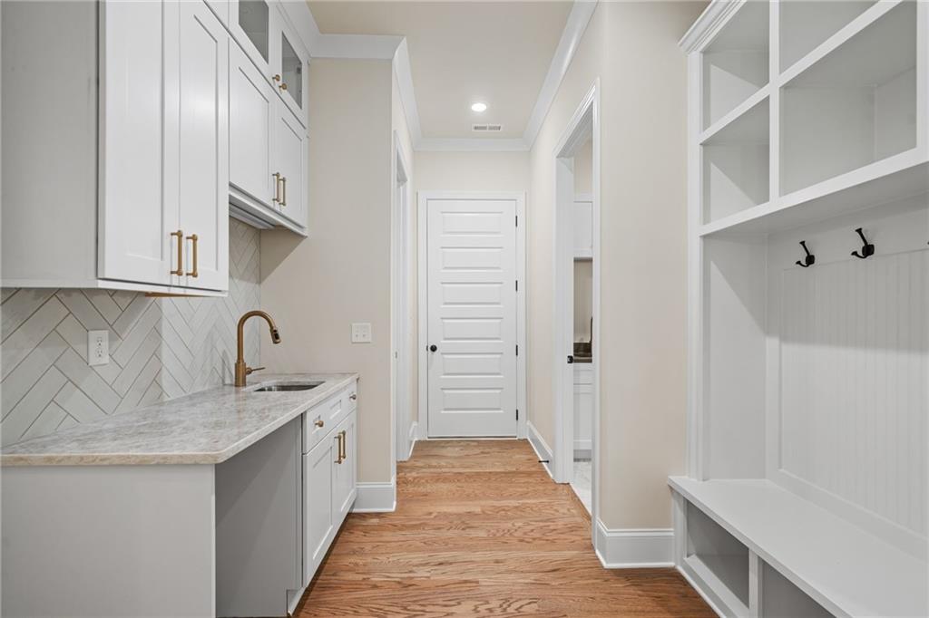 Gainesville, Georgia, 30506, United States, 4 Bedrooms Bedrooms, ,5 BathroomsBathrooms,Residential,For Sale,2008564