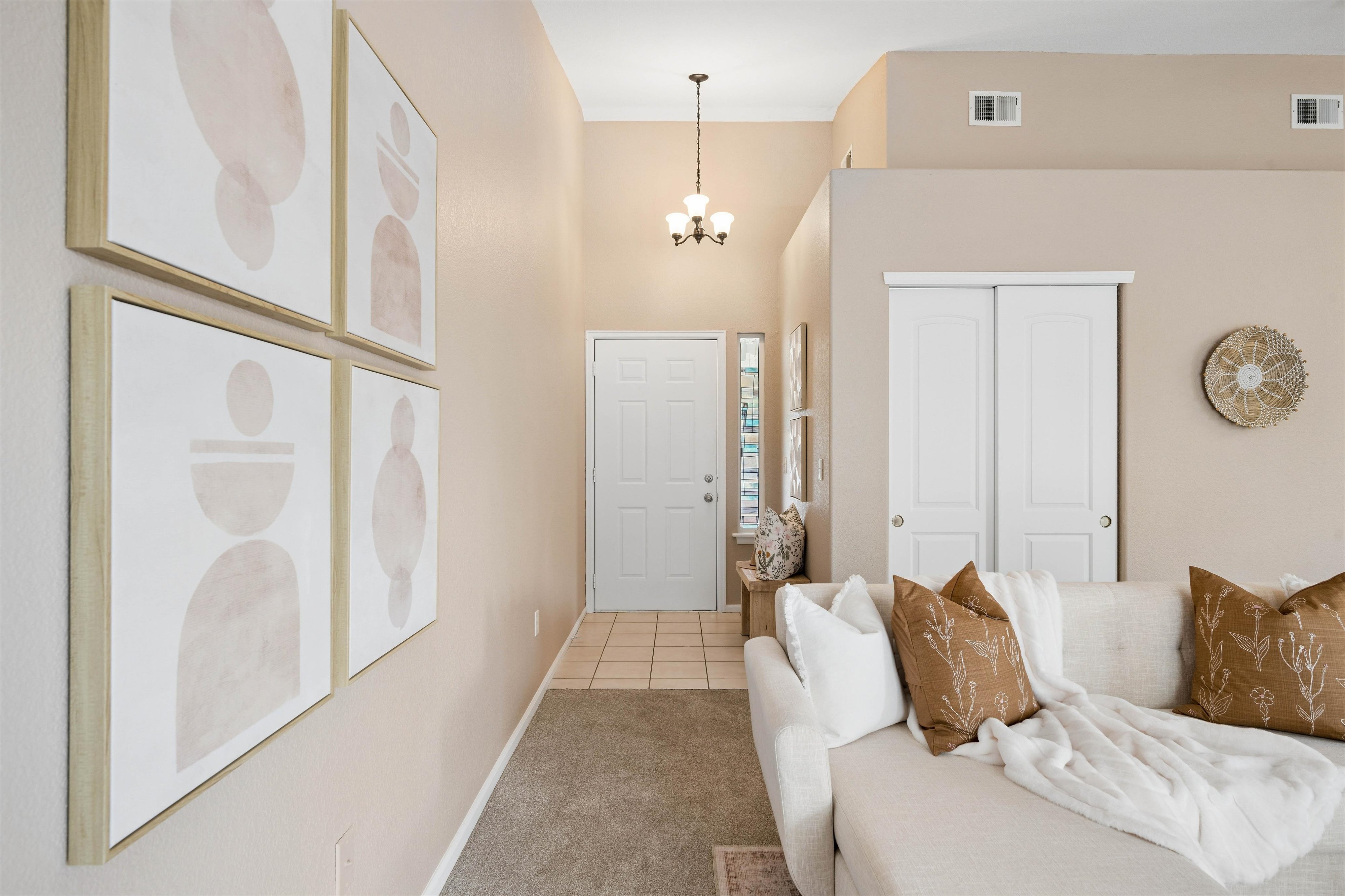  Refreshed, Move-in Ready, And Priced With The Market In Mind - 物件實景