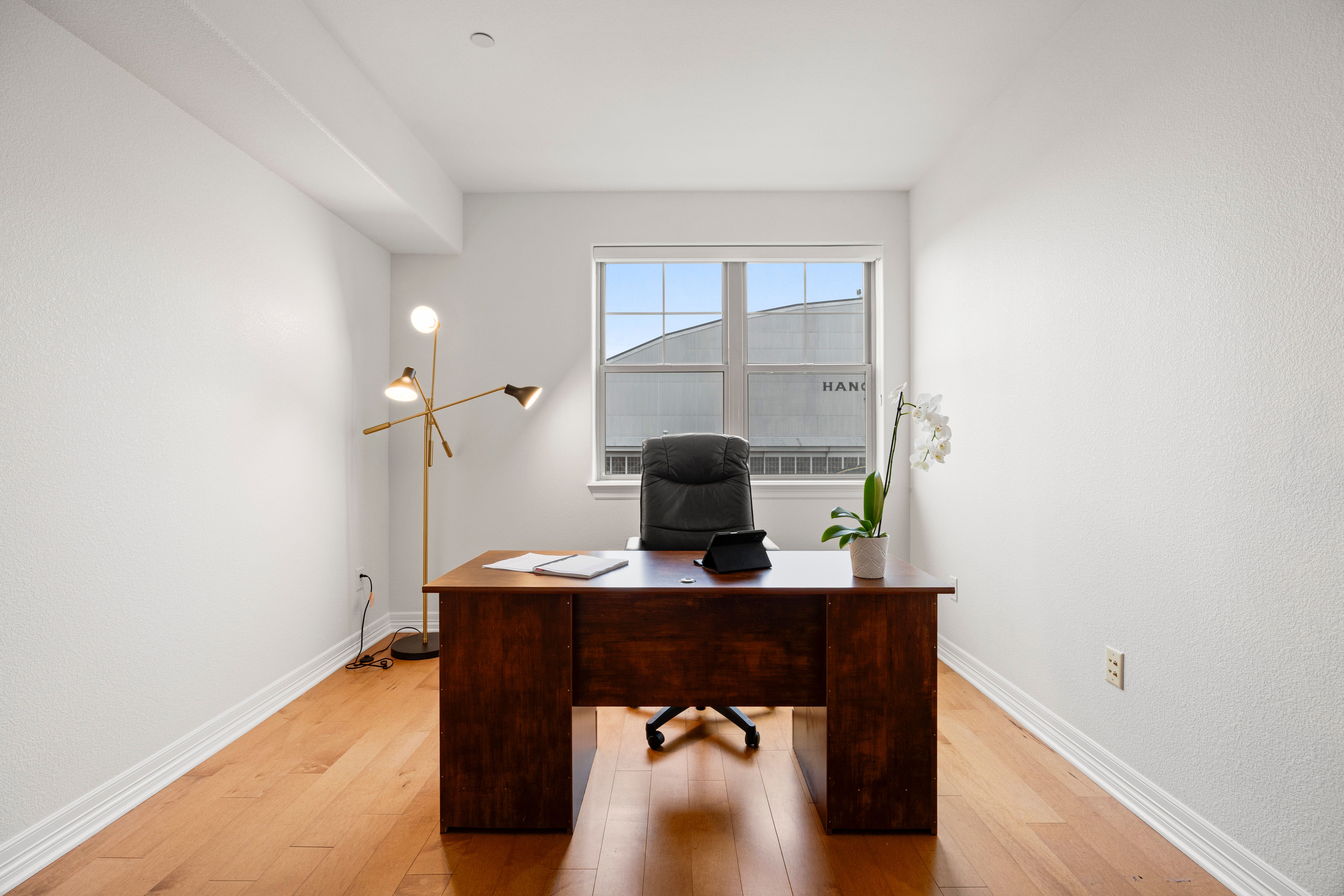  Functional floor plan with thoughtful updates throughout - 物件實景