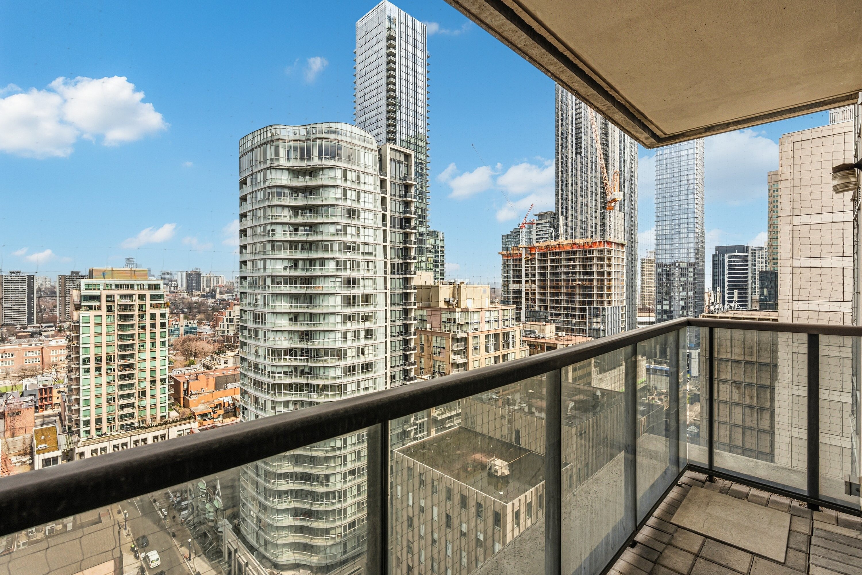  Elegant Living in Yorkville - 物件實景