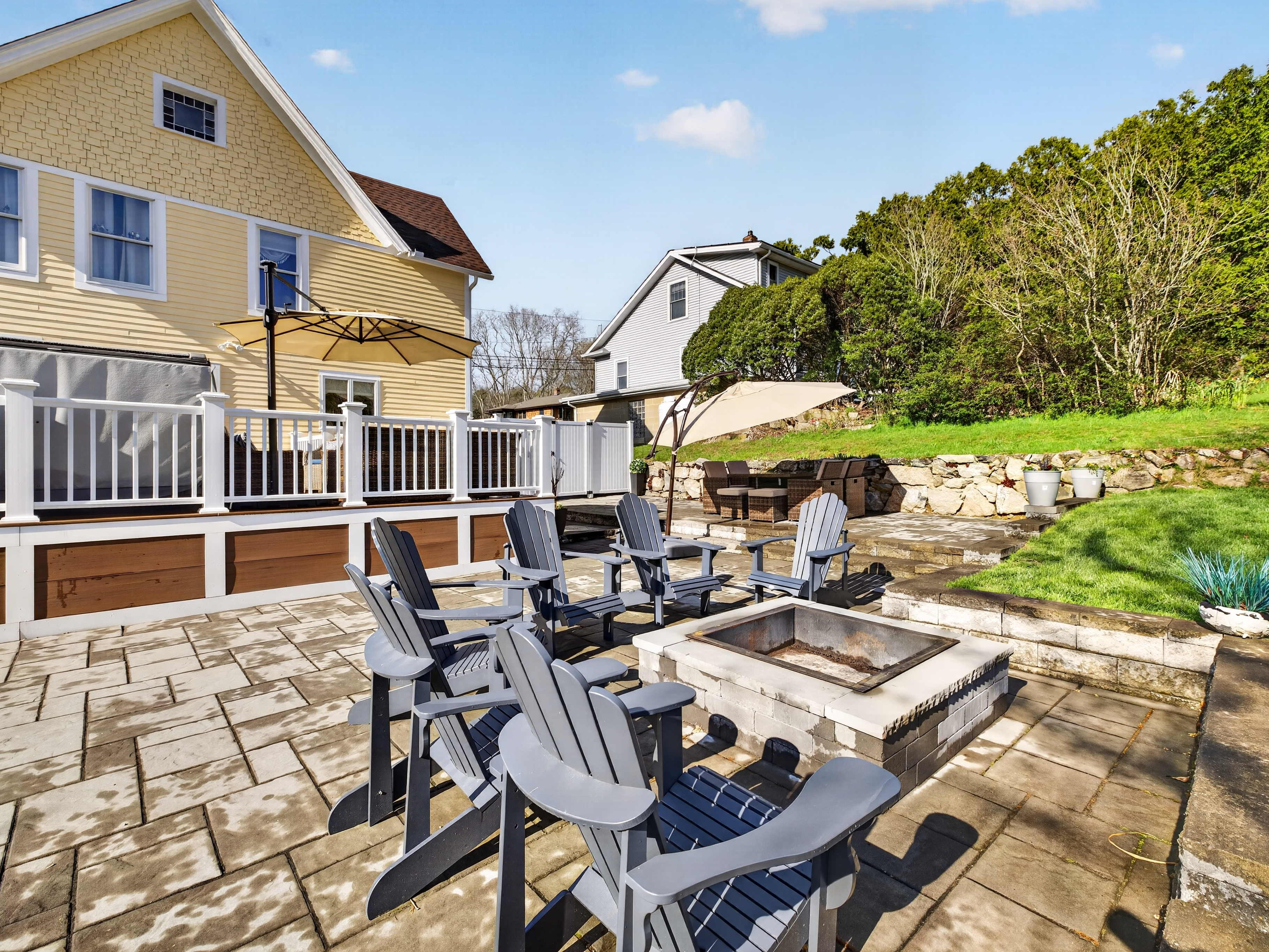  Refined Character & Private Outdoor Retreat in Heart of Mystic - 物件實景