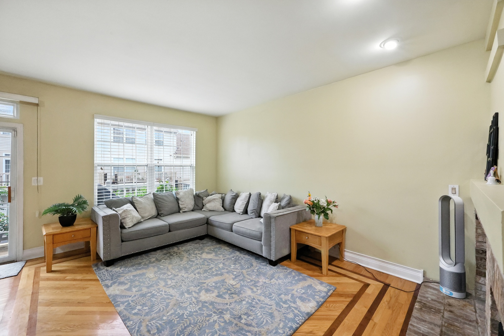 Vernon Hills, Illinois, 60061, United States, 4 Bedrooms Bedrooms, ,4 BathroomsBathrooms,Residential,For Sale,1924682