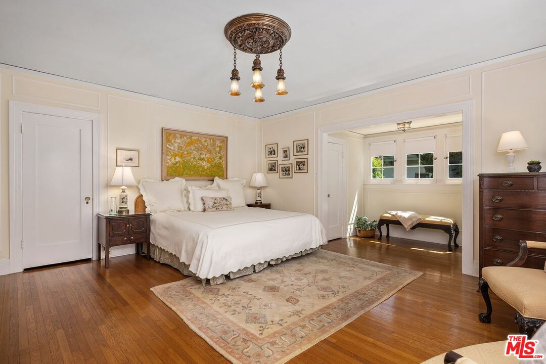 Los Angeles, California, 90004, United States, 5 Bedrooms Bedrooms, ,3 BathroomsBathrooms,Residential,For Sale,1940540
