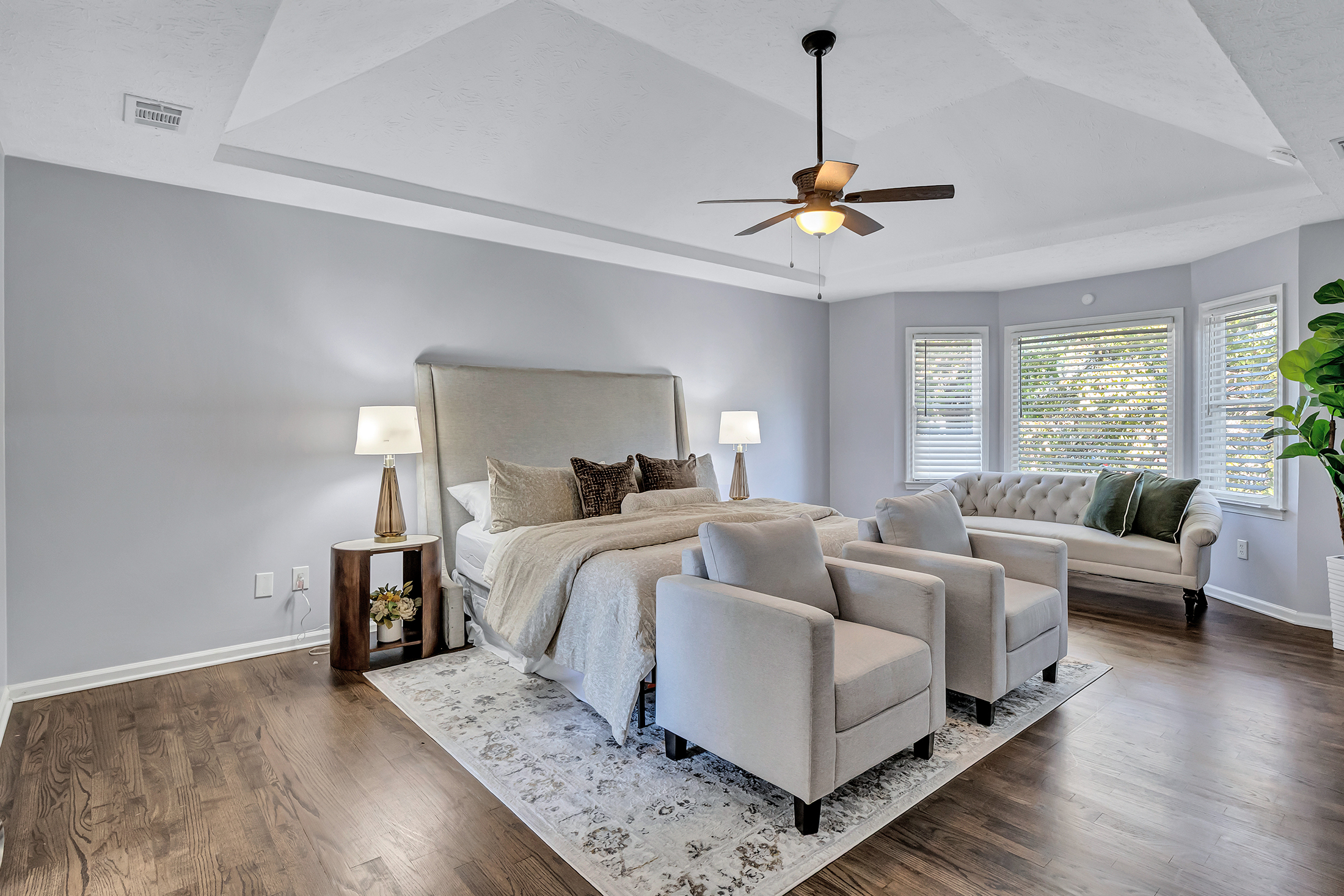  Classic Southern Charm and a Welcoming Wraparound Porch - 物件實景