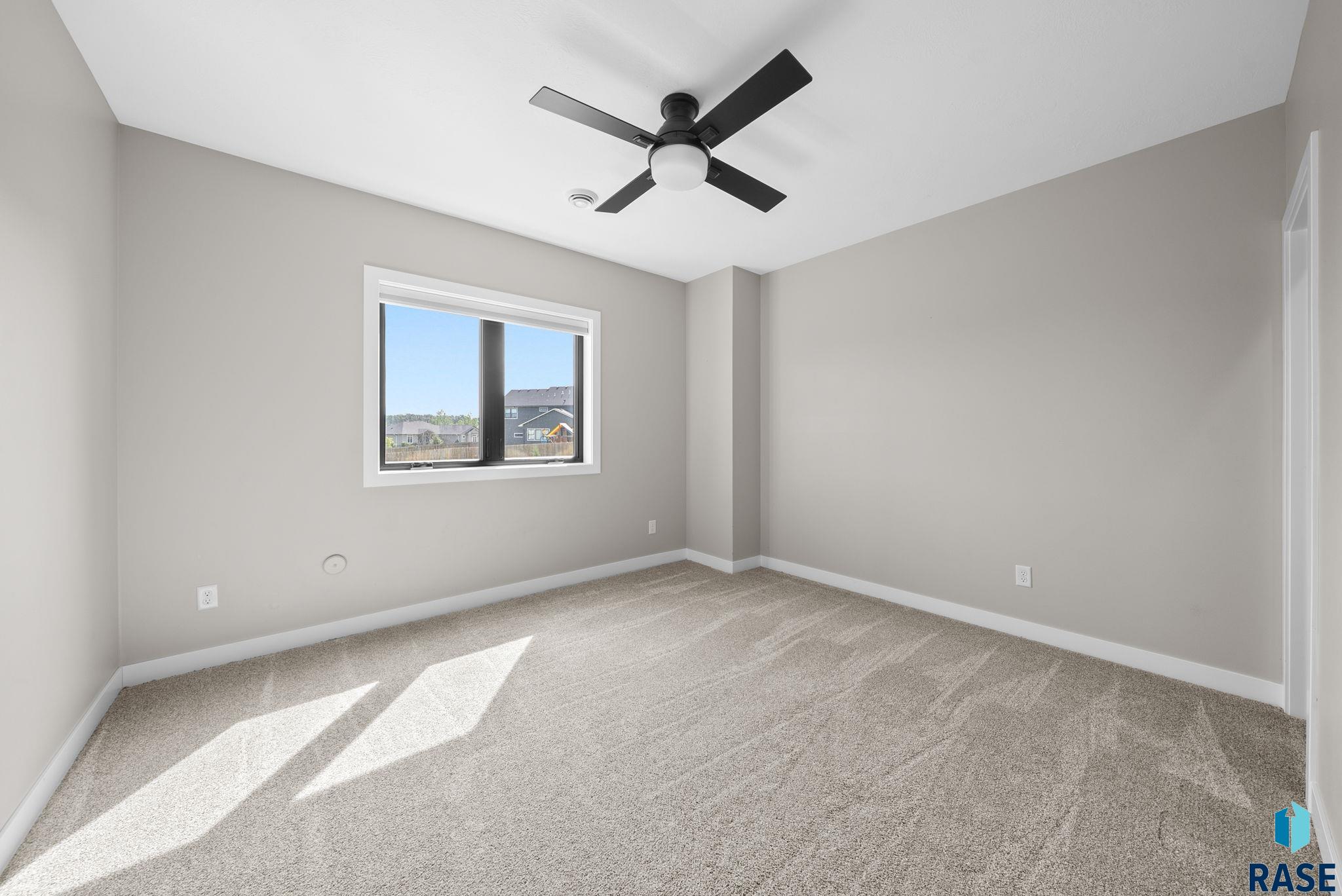 Sioux Falls, South Dakota, 57110, United States, 6 Bedrooms Bedrooms, ,4 BathroomsBathrooms,Residential,For Sale,1892157