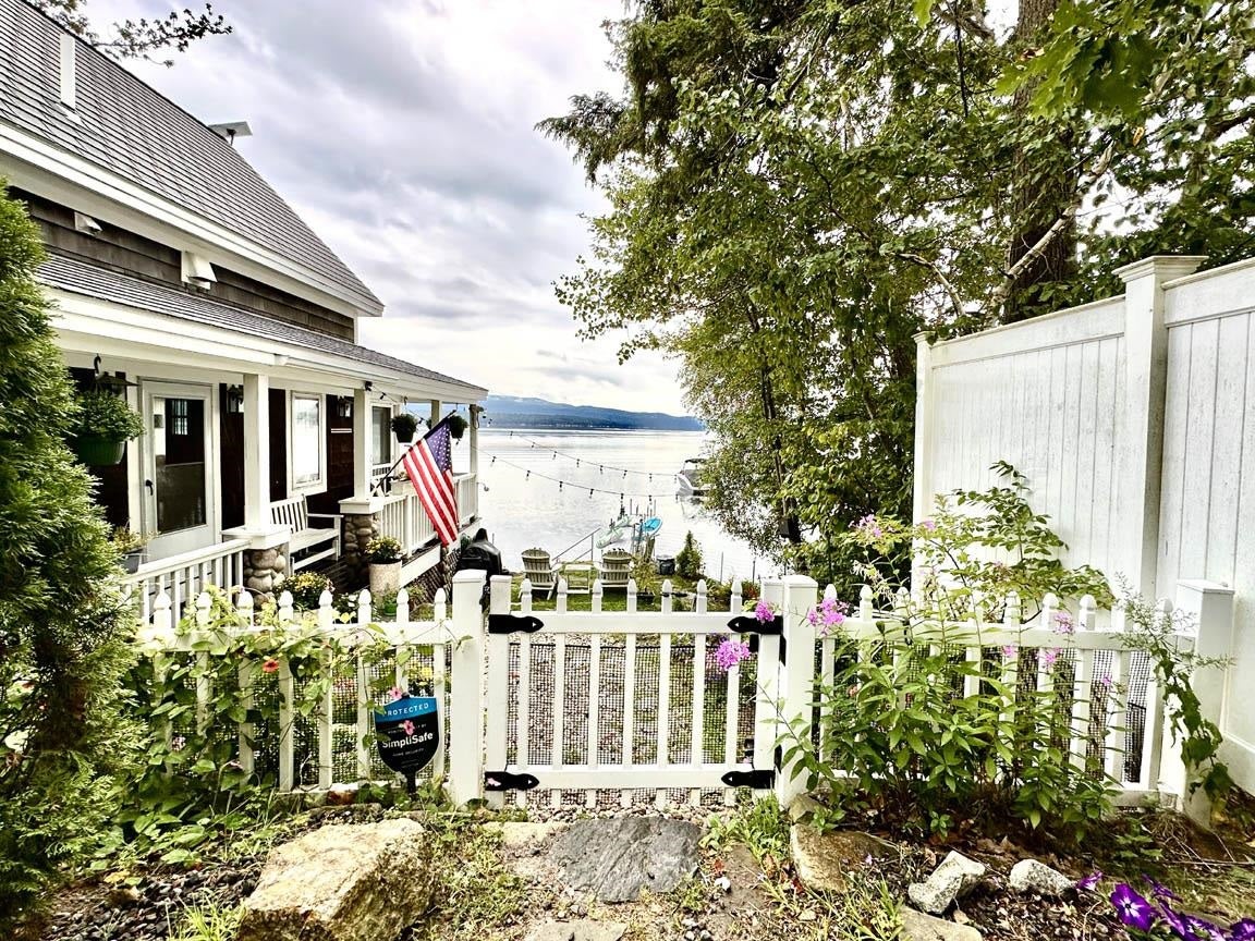 Bristol, New Hampshire, 03222, United States, 2 Bedrooms Bedrooms, ,Residential,For Sale,1933132