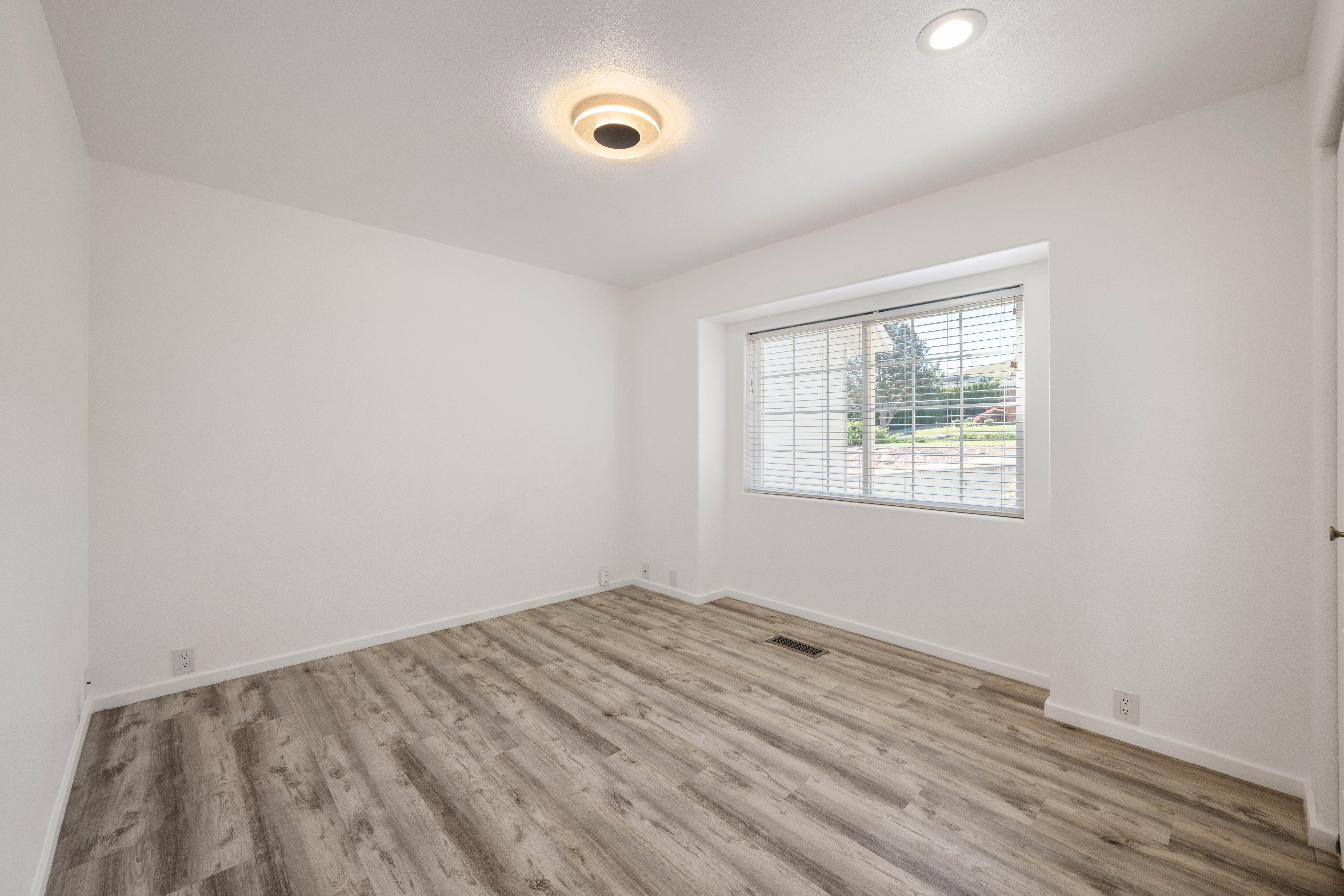  Beautifully Updated Single Level Retreat - 物件實景