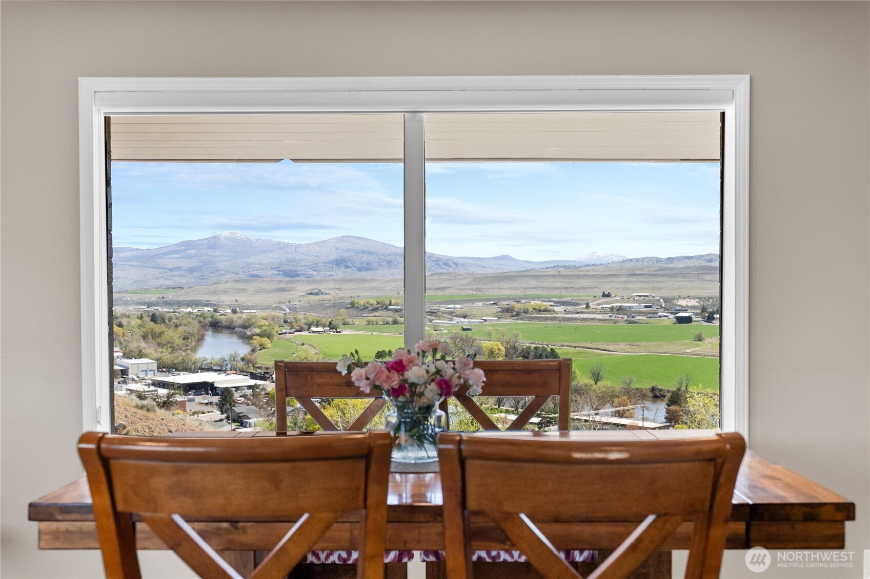 Okanogan, Washington, 98840, United States, 3 Bedrooms Bedrooms, ,2 BathroomsBathrooms,Residential,For Sale,1786609