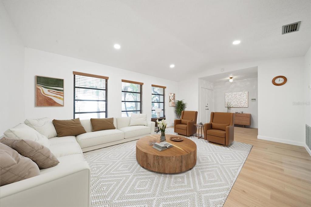 Seminole, Florida, 33777, United States, 3 Bedrooms Bedrooms, ,2 BathroomsBathrooms,Residential,For Sale,2001866