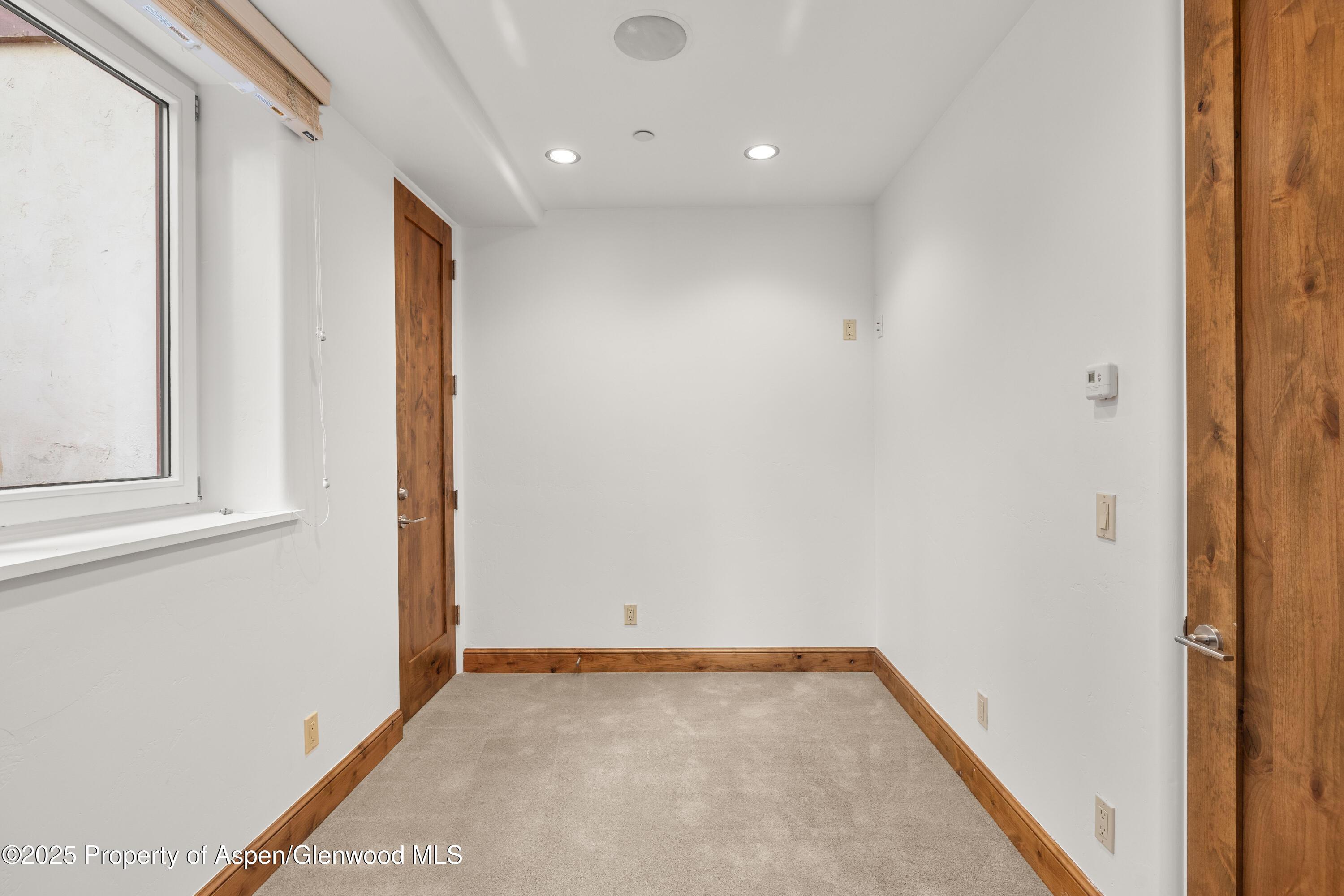 Aspen, Colorado, 81611, United States, 4 Bedrooms Bedrooms, ,5 BathroomsBathrooms,Residential,For Sale,1998129