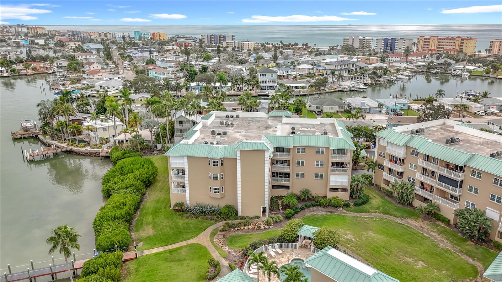 Madeira Beach, Florida, 33708, United States, 2 Bedrooms Bedrooms, ,2 BathroomsBathrooms,Residential,For Sale,1985682