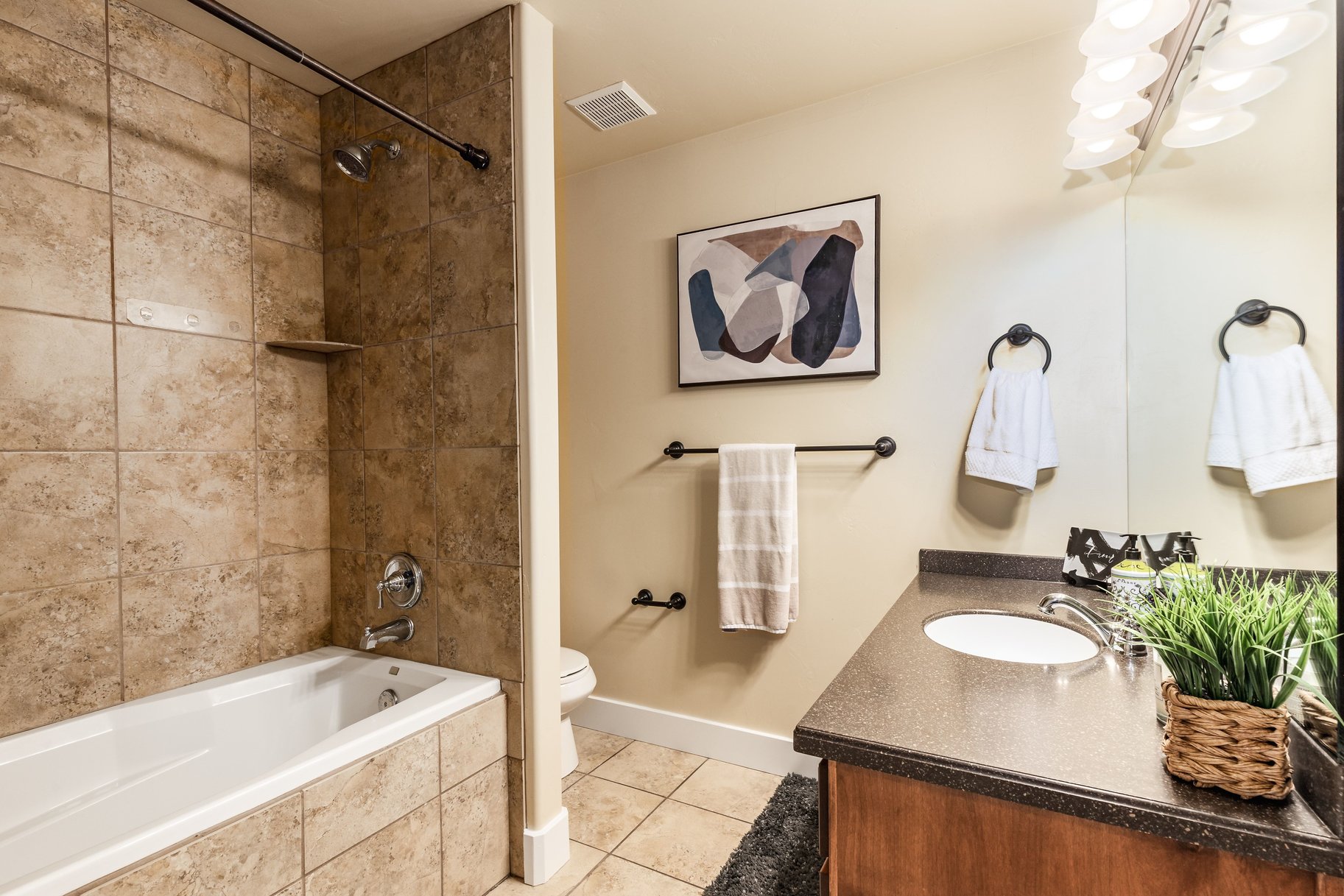  Prime Holladay Townhome in an Unbeatable Location - 物件實景