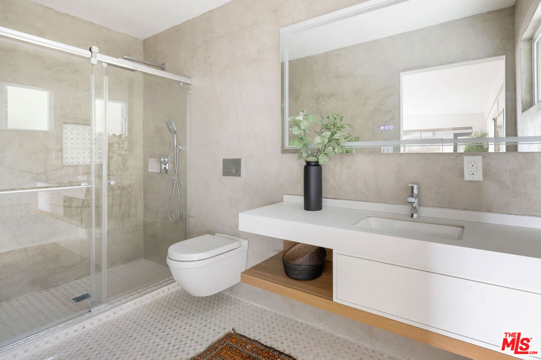 Los Angeles, California, 90065, United States, 3 Bedrooms Bedrooms, ,2 BathroomsBathrooms,Residential,For Sale,1987634