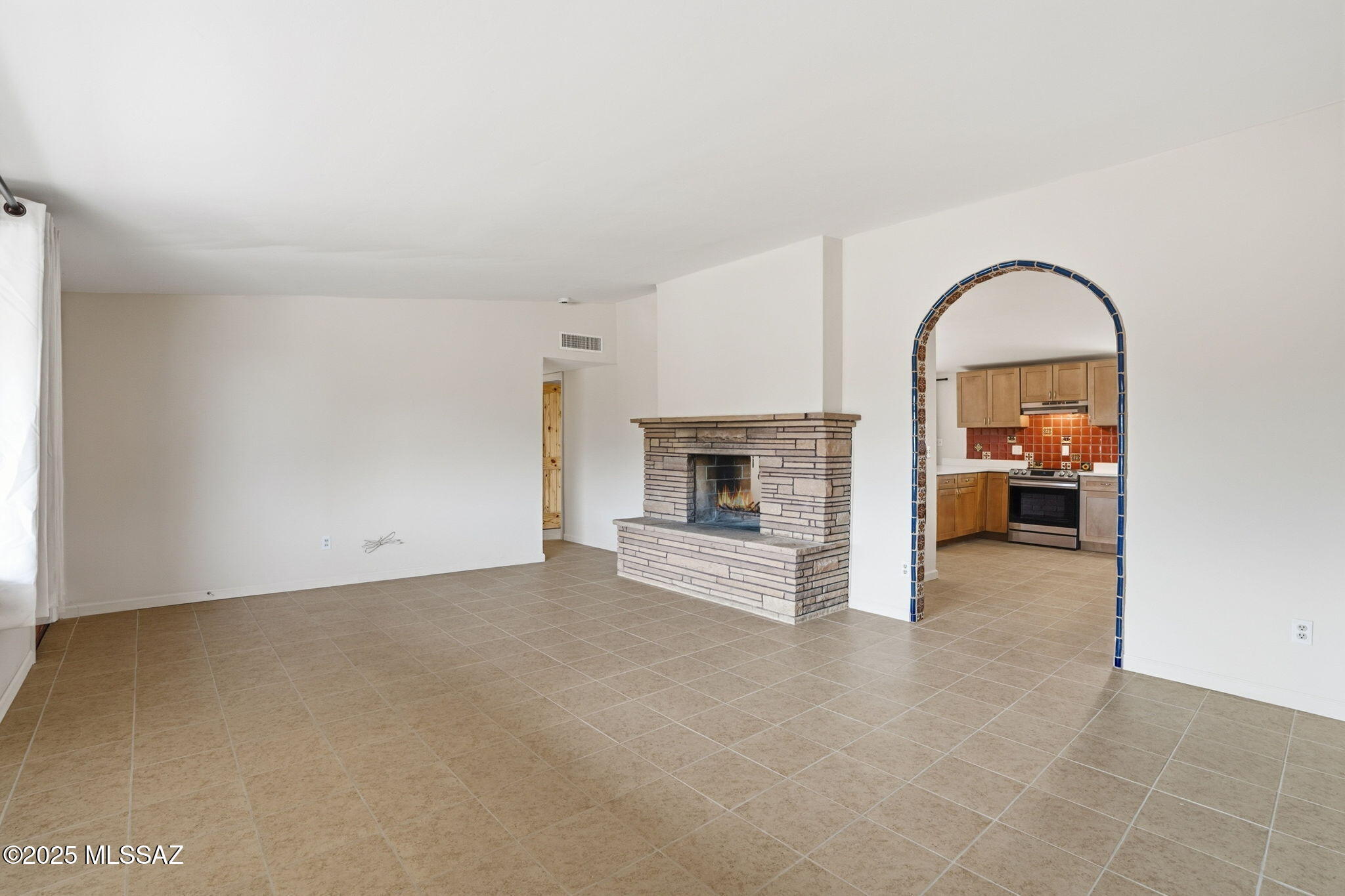 Tucson, Arizona, 85745, United States, 3 Bedrooms Bedrooms, ,3 BathroomsBathrooms,Residential,For Sale,1997512