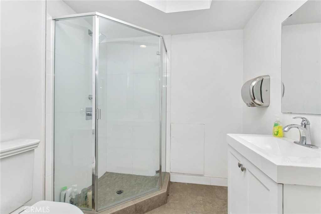 Canyon Lake, California, 92587, United States, 6 Bedrooms Bedrooms, ,5 BathroomsBathrooms,Residential,For Sale,1975311