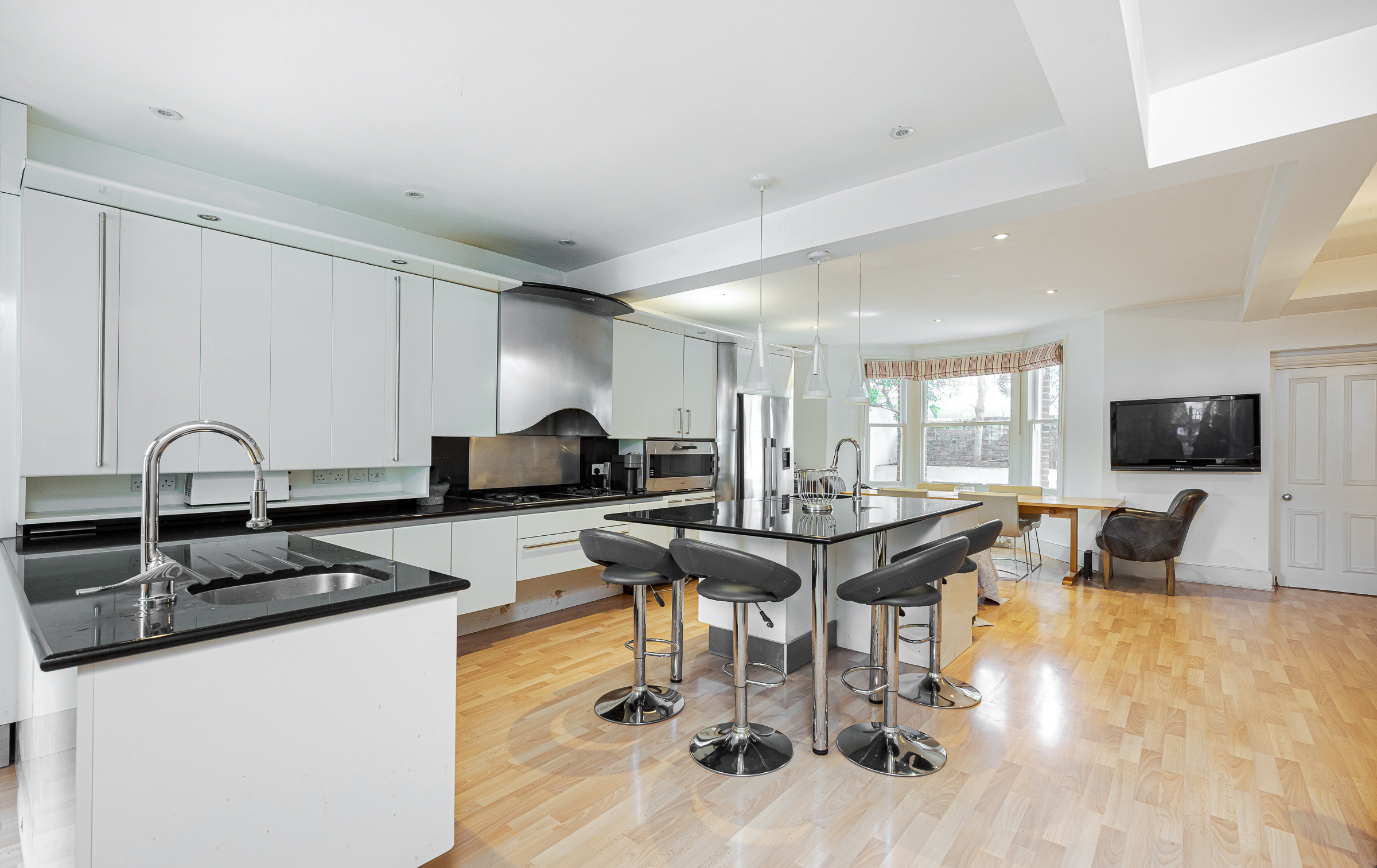  A Detached House on the Doorstep of Battersea Park with Garden and Parking - 物件實景