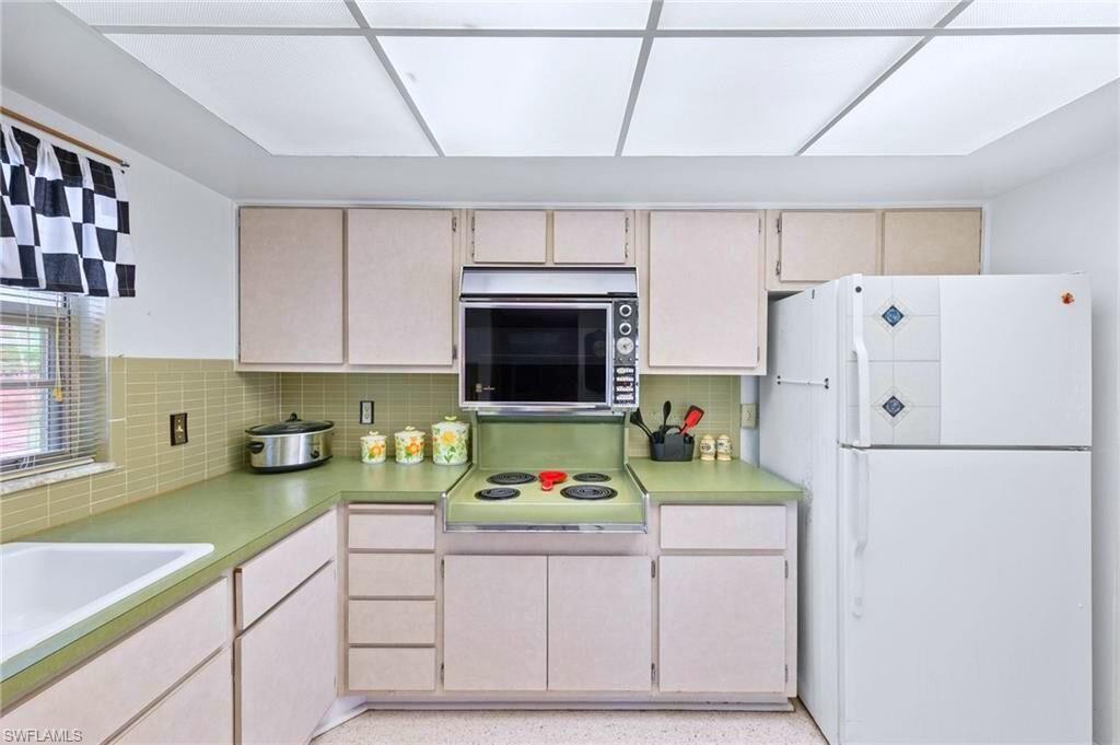 Fort Myers, Florida, 33919, United States, 3 Bedrooms Bedrooms, ,2 BathroomsBathrooms,Residential,For Sale,1754679