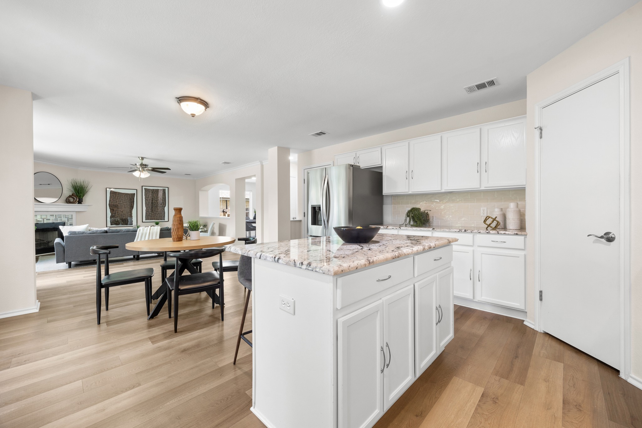  Updated home with pool in Round Rock - 物件實景
