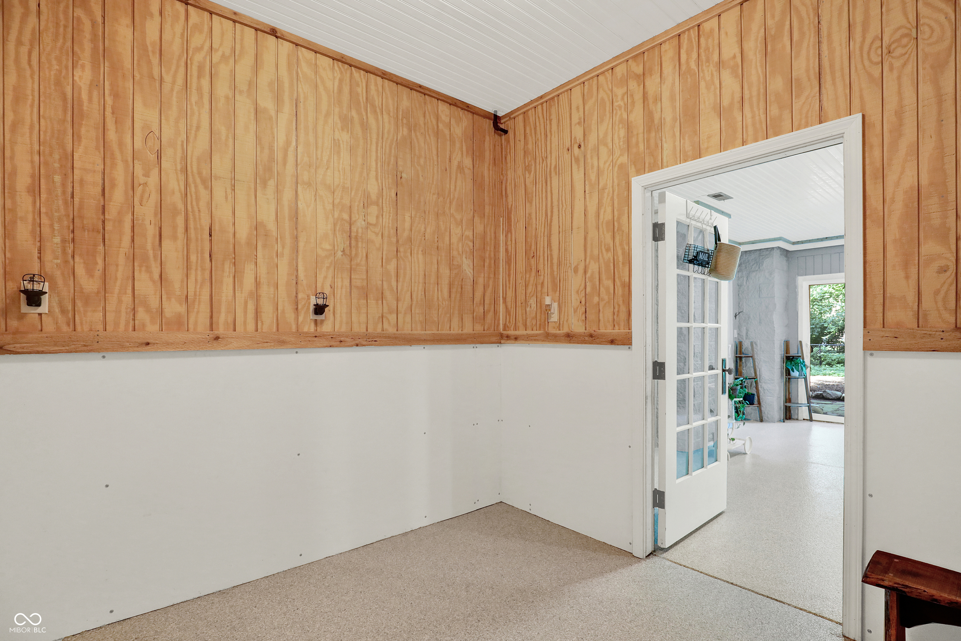 Indianapolis, Indiana, 46240, United States, 4 Bedrooms Bedrooms, ,3 BathroomsBathrooms,Residential,For Sale,1974215