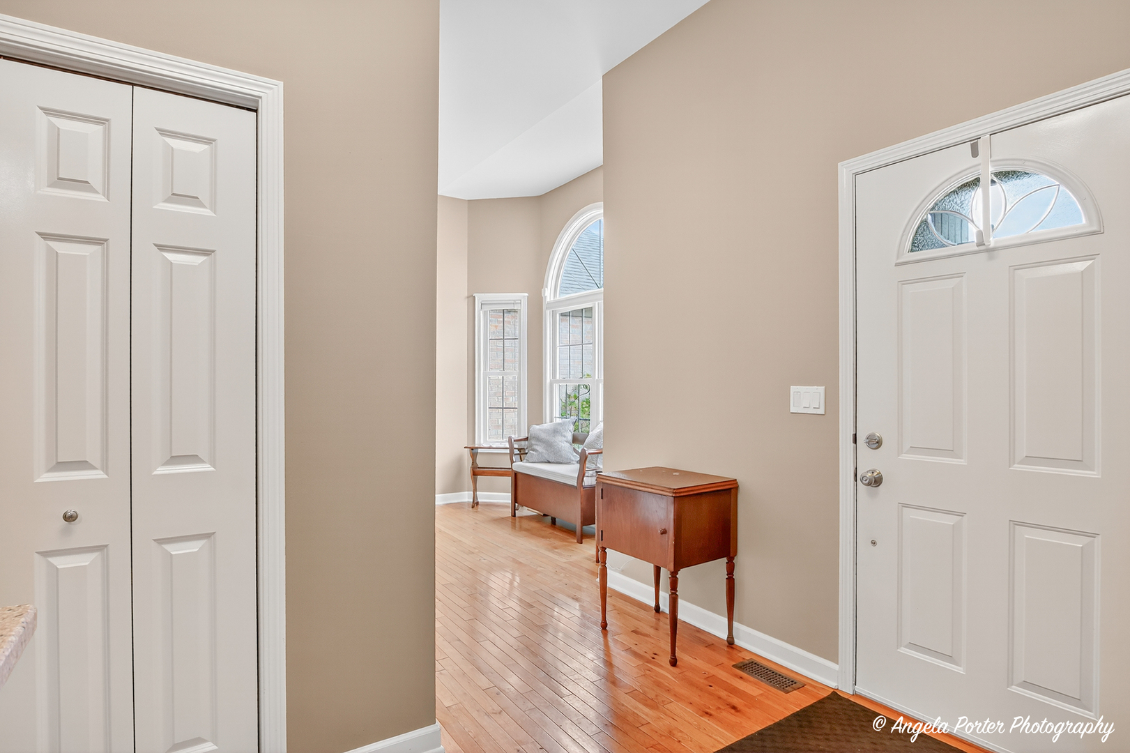 Mchenry, Illinois, 60051, United States, 4 Bedrooms Bedrooms, ,4 BathroomsBathrooms,Residential,For Sale,2006367