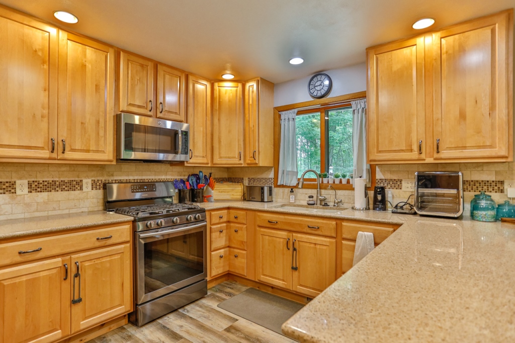 Wausau, Wisconsin, 54401, United States, 3 Bedrooms Bedrooms, ,3 BathroomsBathrooms,Residential,For Sale,1874102