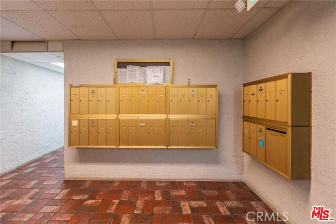 Los Angeles, California, 90024, United States, 2 Bedrooms Bedrooms, ,2 BathroomsBathrooms,Residential,For Sale,1876383