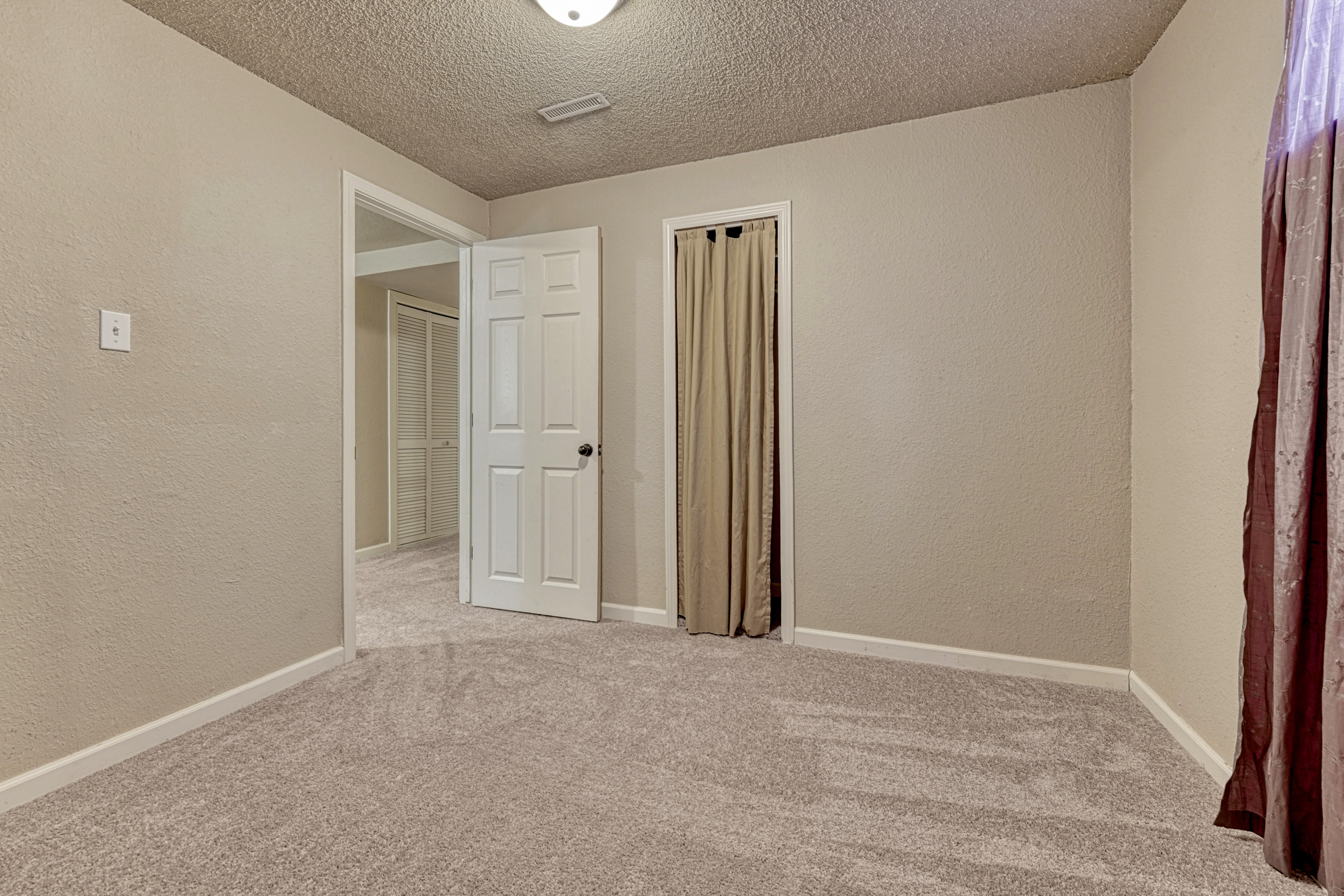  Move-In Ready Ranch Home with 6 Bedrooms in Southburough - 物件實景