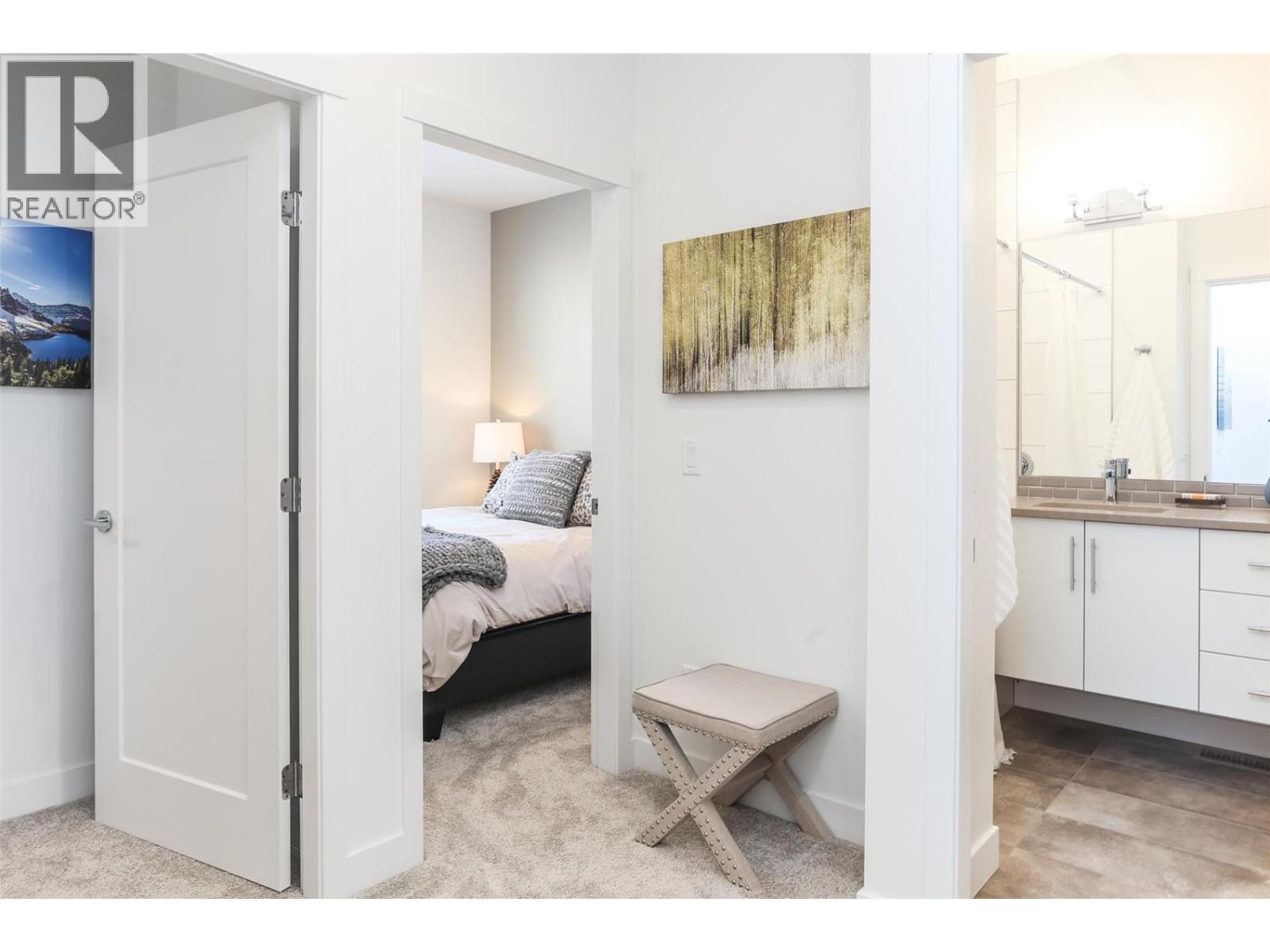 KELOWNA, British Columbia, V1V 0H2, CA, 3 Bedrooms Bedrooms, ,2 BathroomsBathrooms,Residential,For Sale,1961445