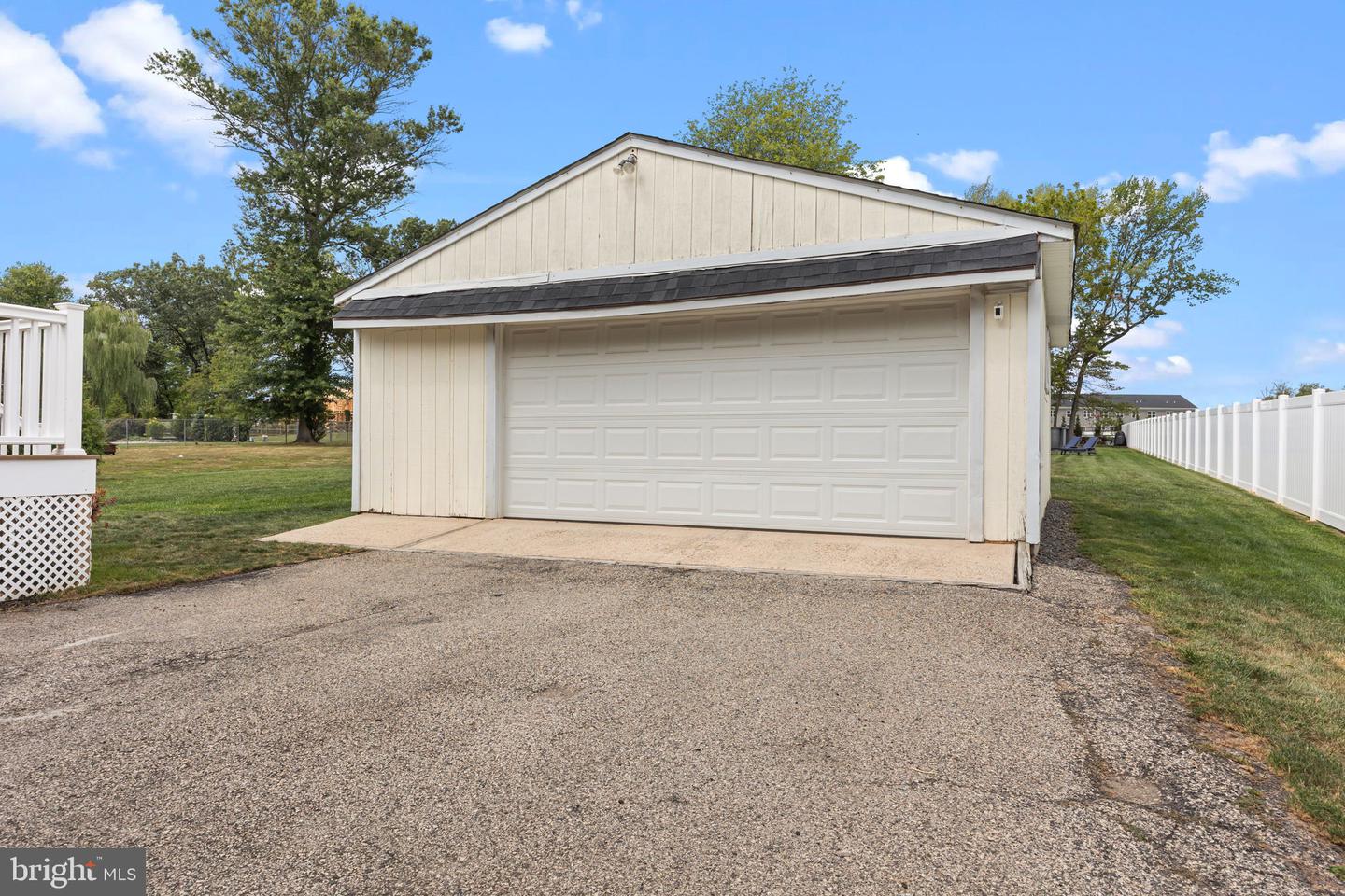 Pennington, New Jersey, 08534, United States, 4 Bedrooms Bedrooms, ,2 BathroomsBathrooms,Residential,For Sale,1940207