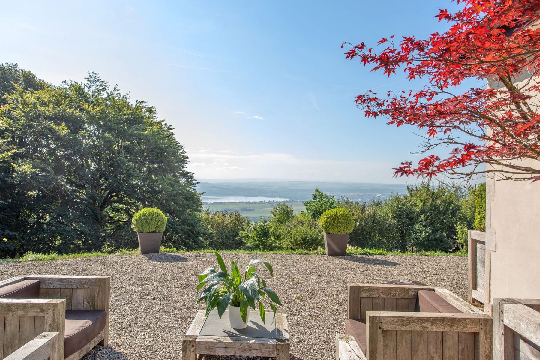  Exceptional renovated property with large garden and lake view - 物件實景