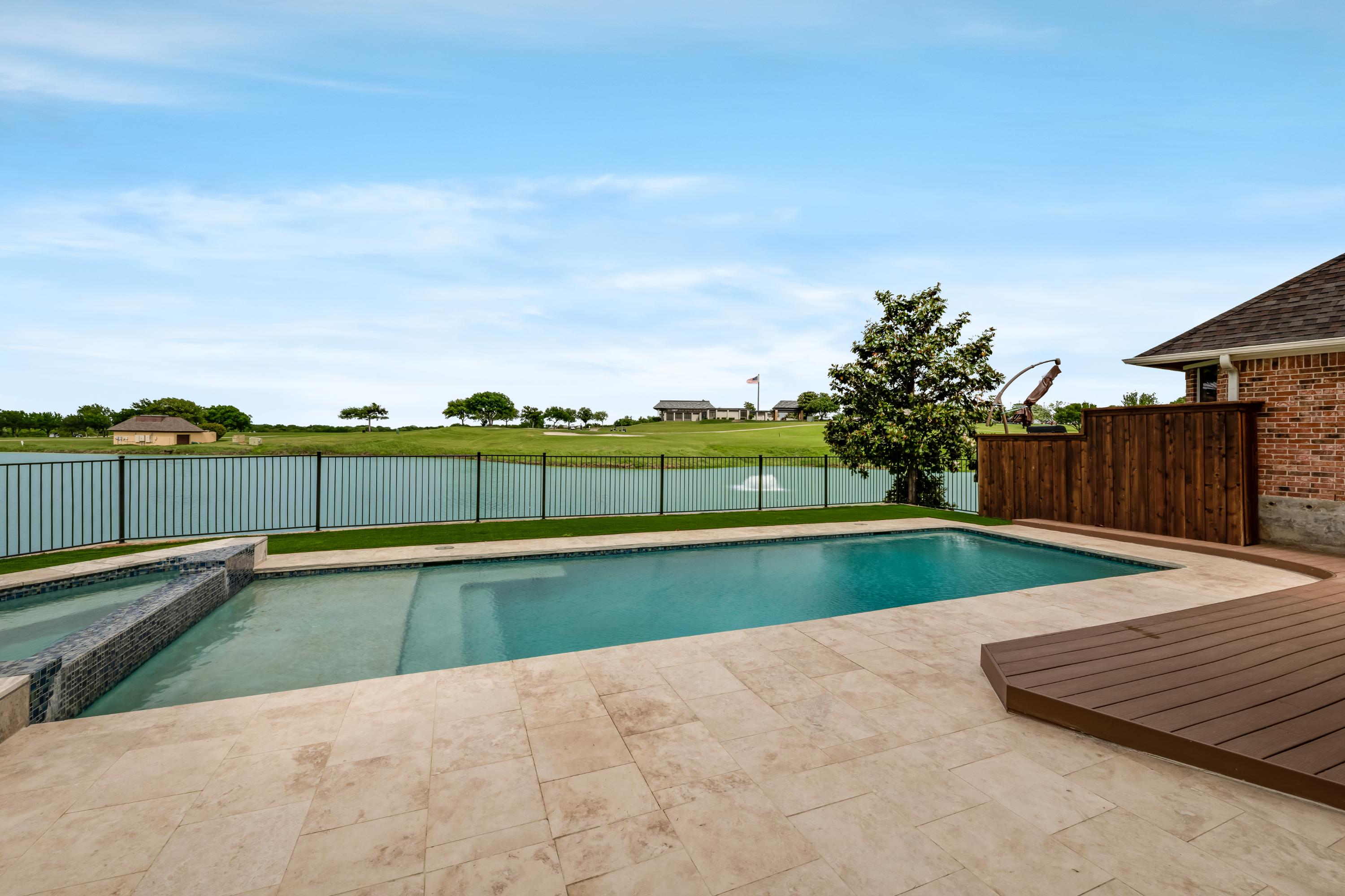  A Private Vantage Point Above the 18th Green, Sweeping Views, and a Lap Pool - 物件實景