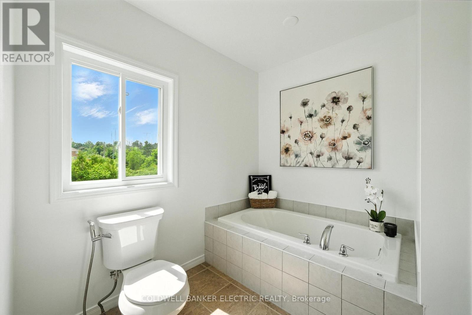 PETERBOROUGH NORTH (UNIVERSITY HEIGHTS), Ontario, K9L 0G6, CA, 3 Bedrooms Bedrooms, ,2 BathroomsBathrooms,Residential,For Sale,1891124