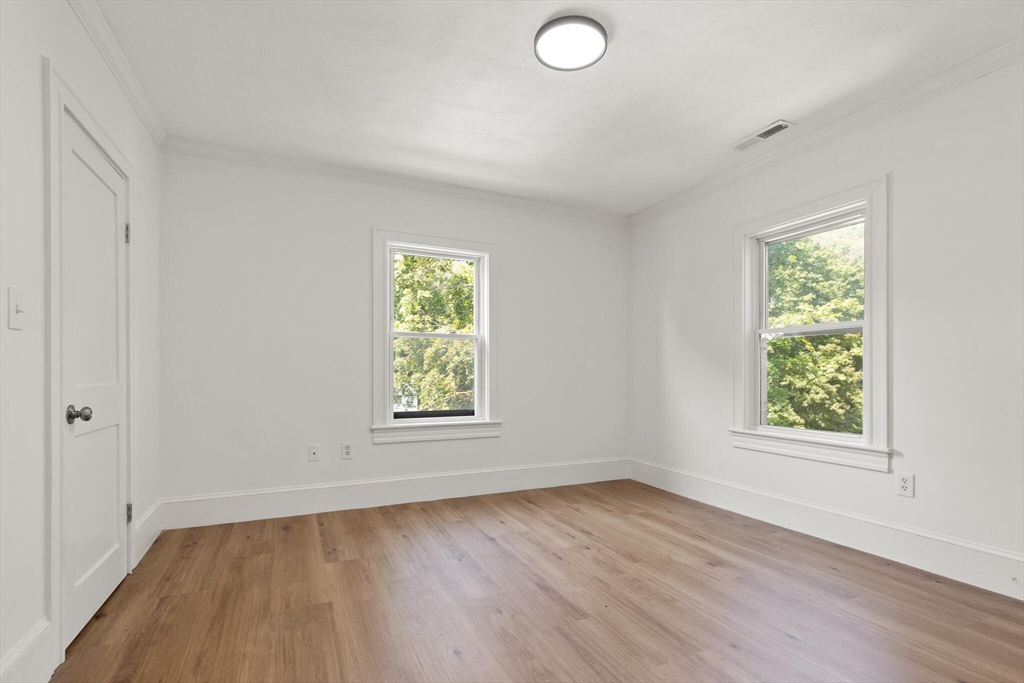 Quincy, Massachusetts, 02169, United States, 3 Bedrooms Bedrooms, ,2 BathroomsBathrooms,Residential,For Sale,1943561