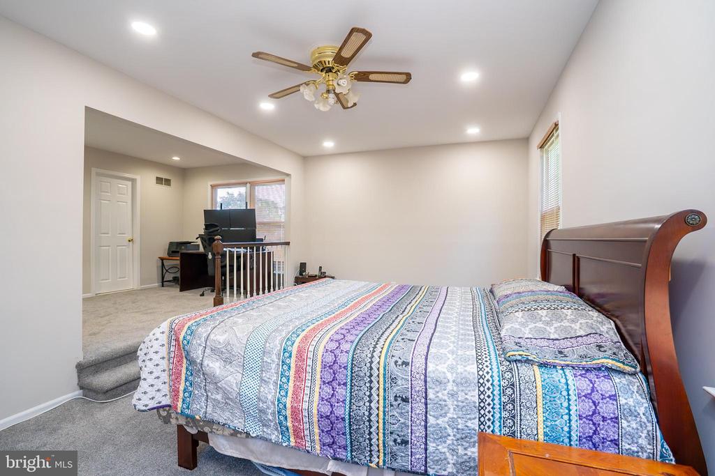 Princeton Junction, New Jersey, 08550, United States, 4 Bedrooms Bedrooms, ,3 BathroomsBathrooms,Residential,For Sale,1943905