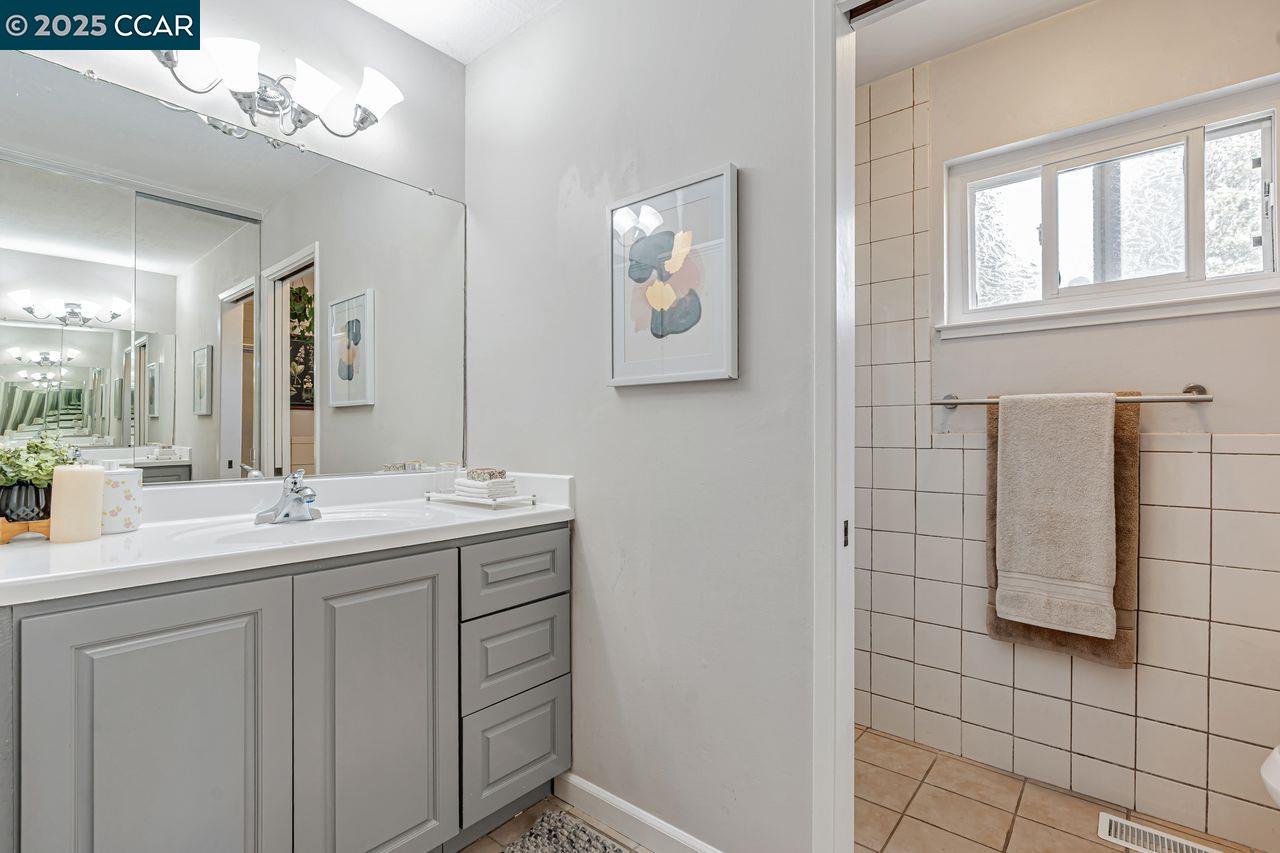 Concord, California, 94521, United States, 3 Bedrooms Bedrooms, ,2 BathroomsBathrooms,Residential,For Sale,1902059