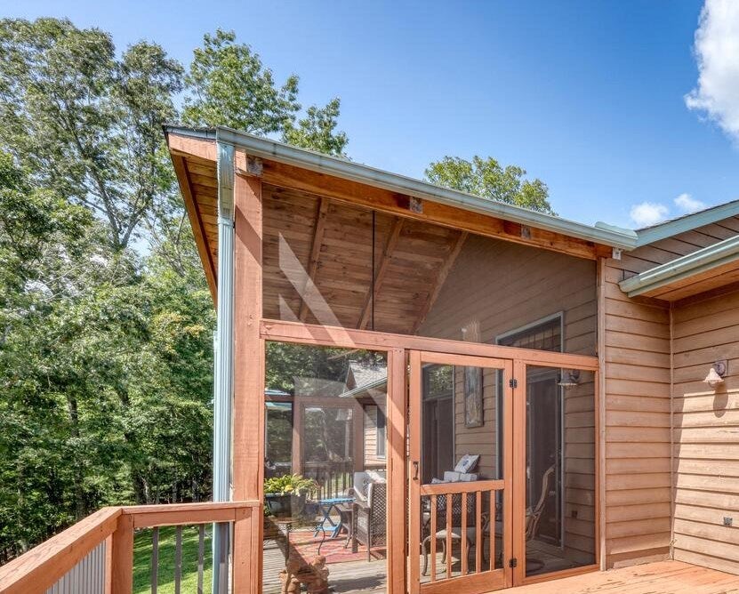 Murphy, North Carolina, 28906, United States, 3 Bedrooms Bedrooms, ,2 BathroomsBathrooms,Residential,For Sale,1926977