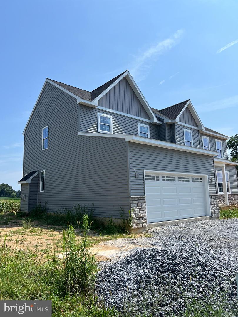 Lancaster, Pennsylvania, 17602, United States, 4 Bedrooms Bedrooms, ,3 BathroomsBathrooms,Residential,For Sale,1787708