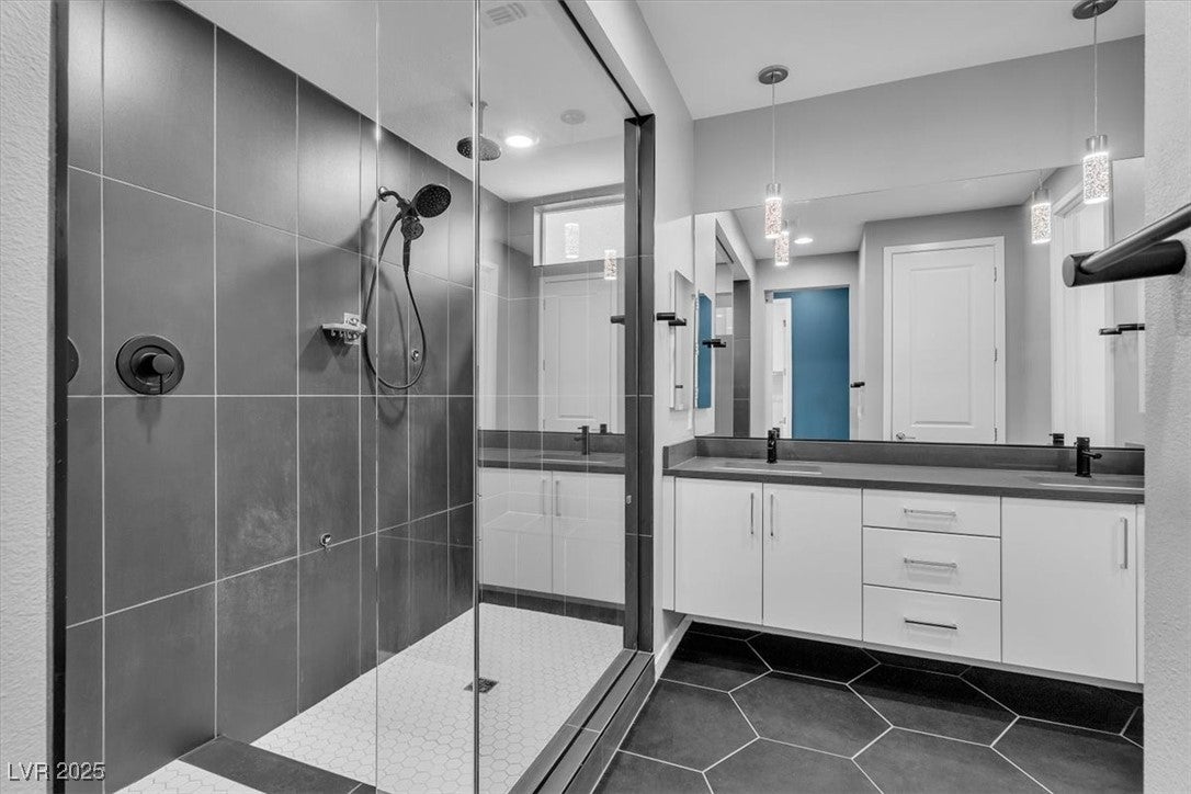 Las Vegas, Nevada, 89138, United States, 3 Bedrooms Bedrooms, ,3 BathroomsBathrooms,Residential,For Sale,1996741