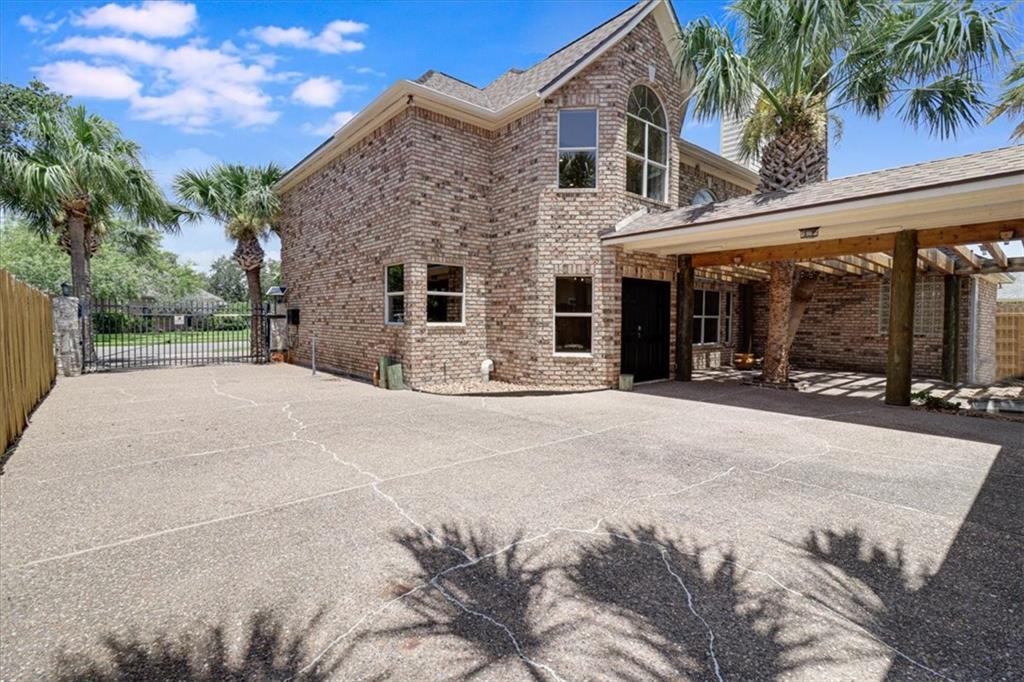 Corpus Christi, Texas, 78414, United States, 4 Bedrooms Bedrooms, ,4 BathroomsBathrooms,Residential,For Sale,1874378