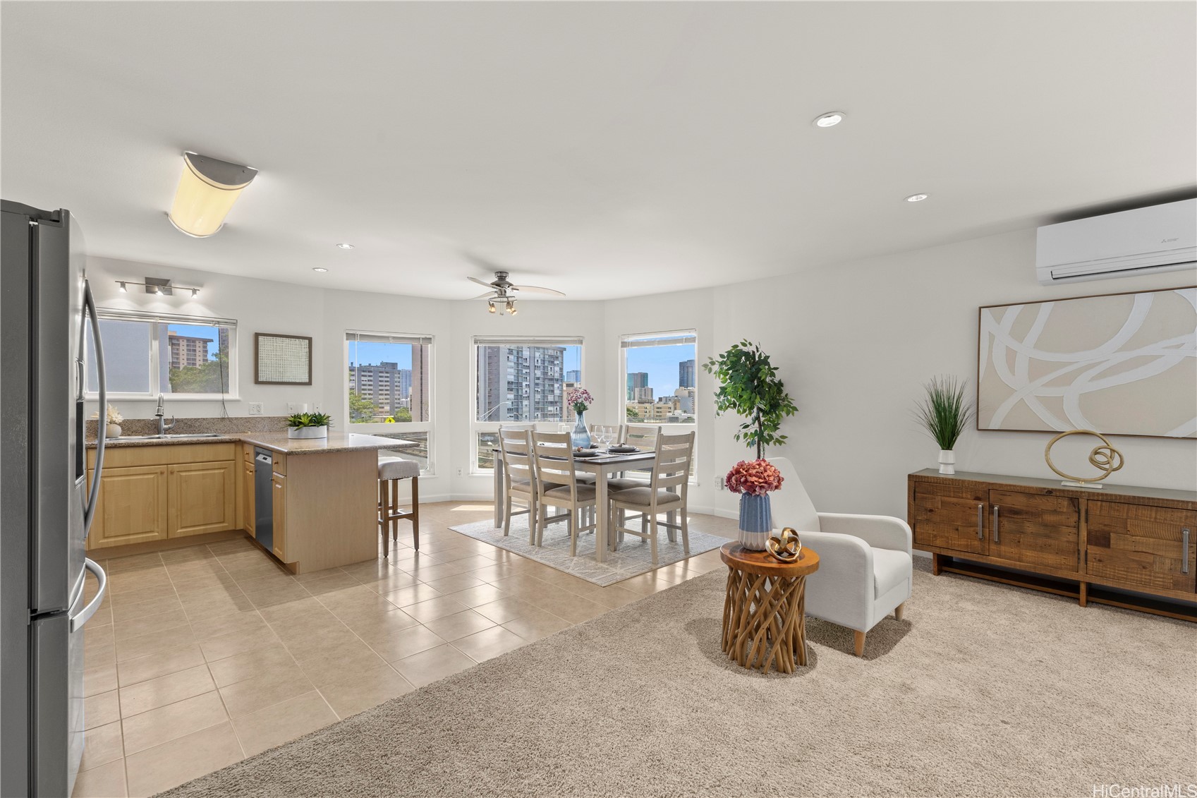 Honolulu, Hawaii, 96813, United States, 4 Bedrooms Bedrooms, ,3 BathroomsBathrooms,Residential,For Sale,1989434