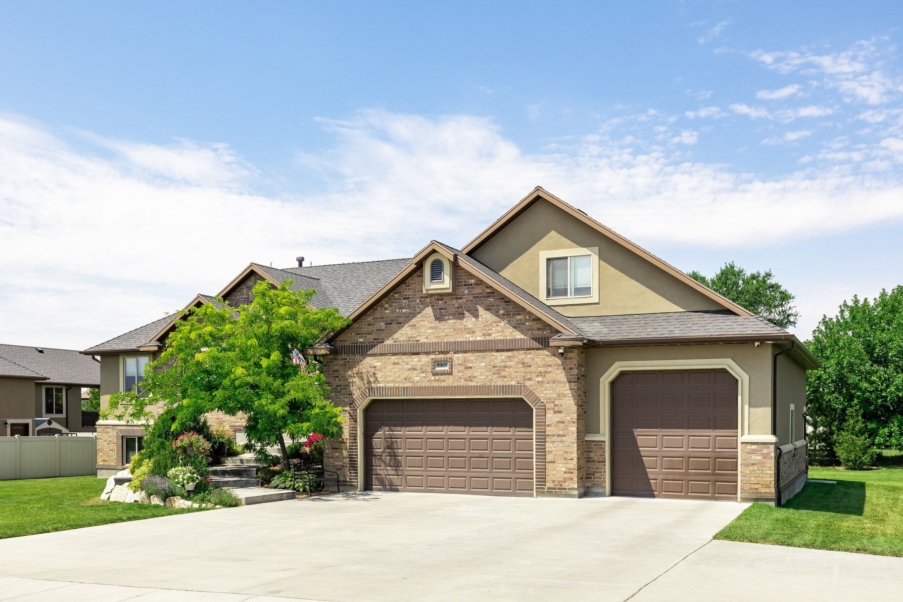  Luxury Custom Rambler on .86 Acre Park Like Setting and Extensive Mountain Views - 物件實景