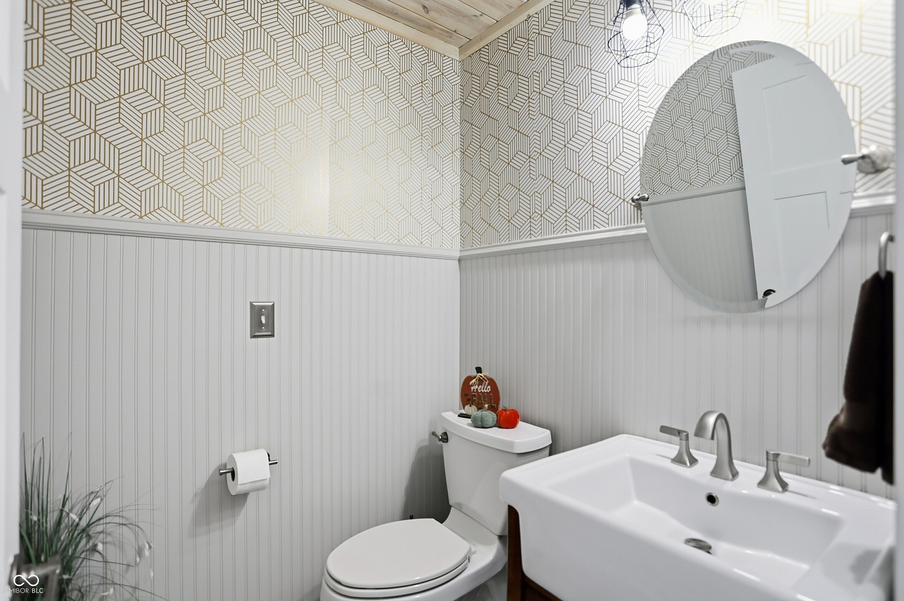 Bargersville, Indiana, 46106, United States, 5 Bedrooms Bedrooms, ,6 BathroomsBathrooms,Residential,For Sale,1992401