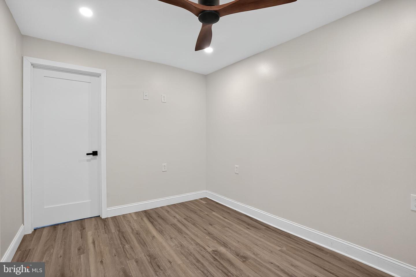 Philadelphia, Pennsylvania, 19147, United States, 3 Bedrooms Bedrooms, ,4 BathroomsBathrooms,Residential,For Sale,1926434