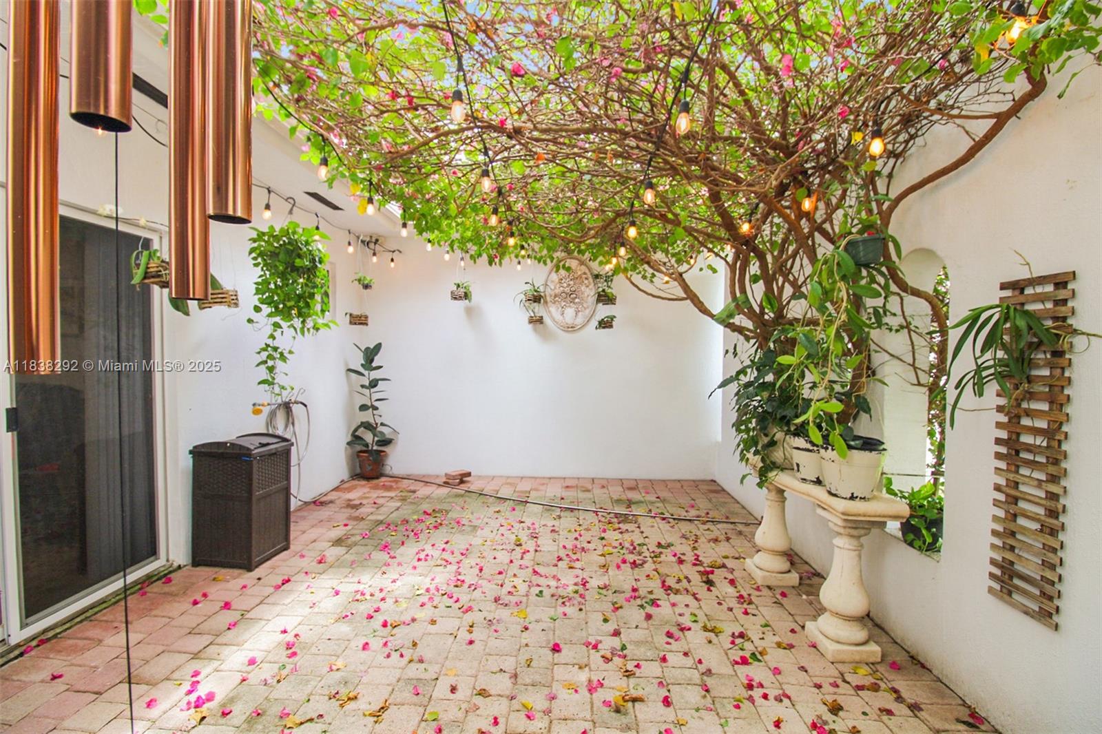 Miami, Florida, 33187, United States, 4 Bedrooms Bedrooms, ,3 BathroomsBathrooms,Residential,For Sale,1900896