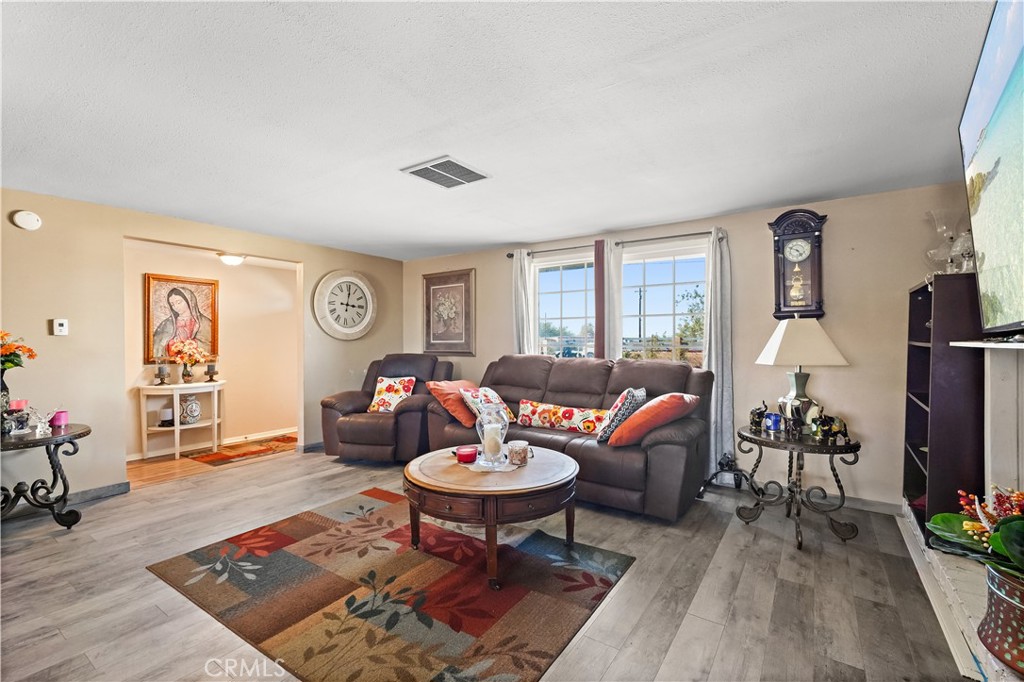 Palmdale, California, 93552, United States, 4 Bedrooms Bedrooms, ,3 BathroomsBathrooms,Residential,For Sale,1980960